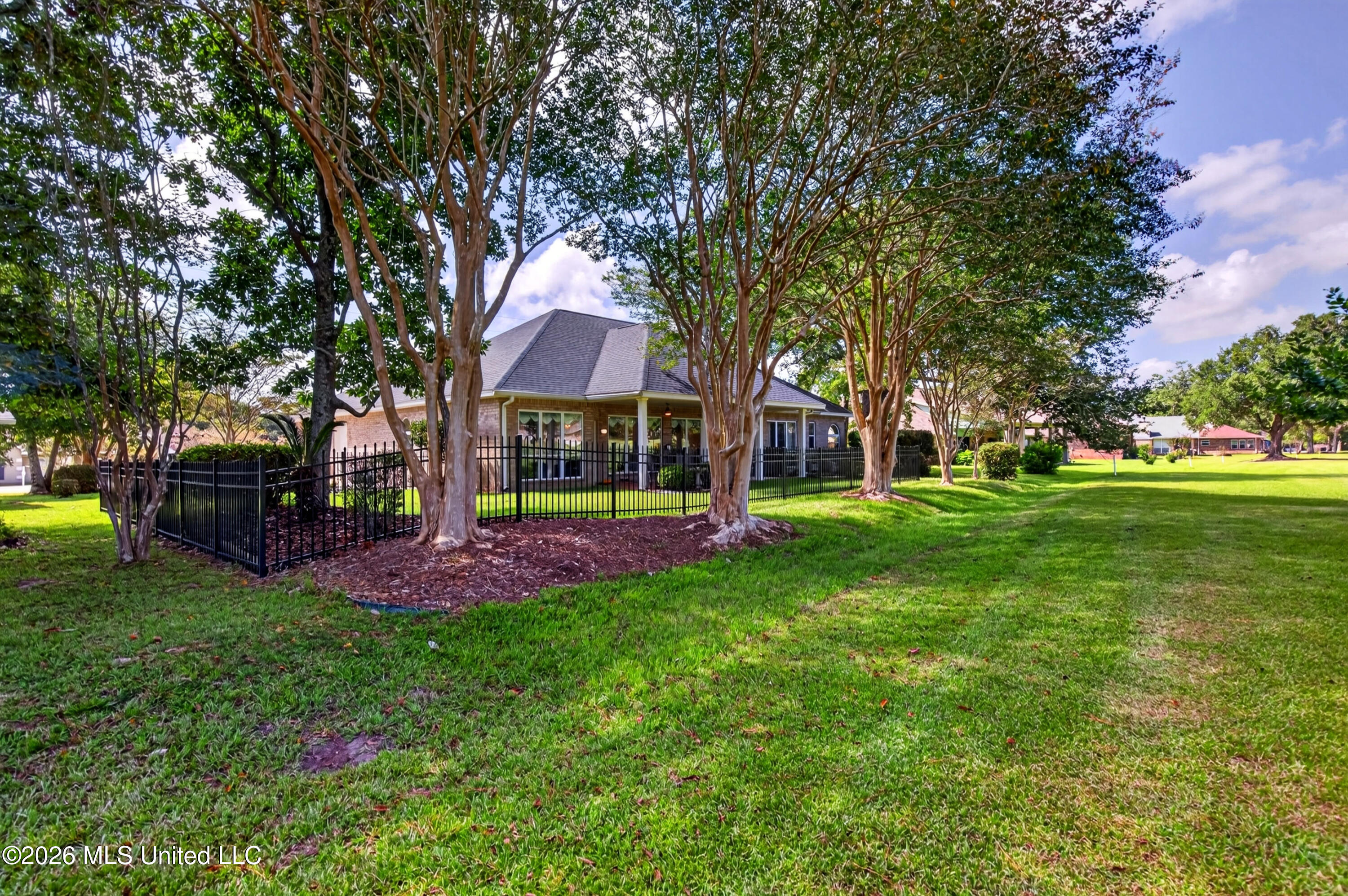 56135 E Diamondhead Drive Property Photo 40