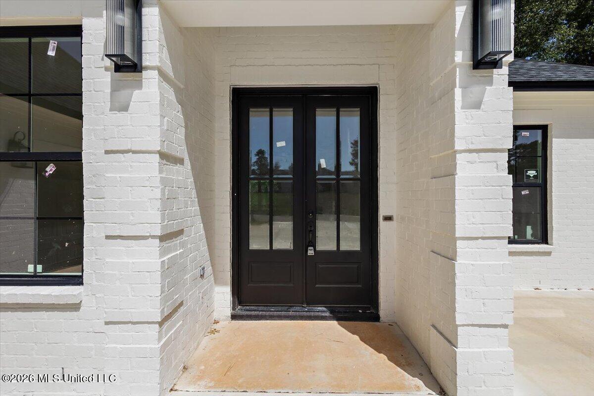 304 Millcreek Drive Property Photo 2
