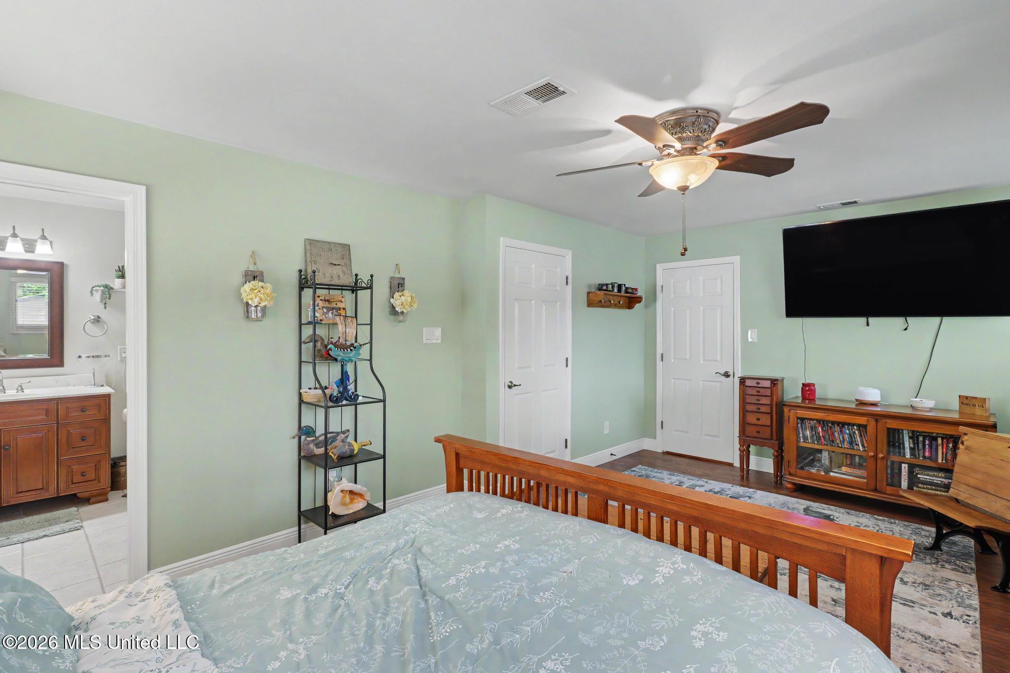 15408 Woody Drive Property Photo 18
