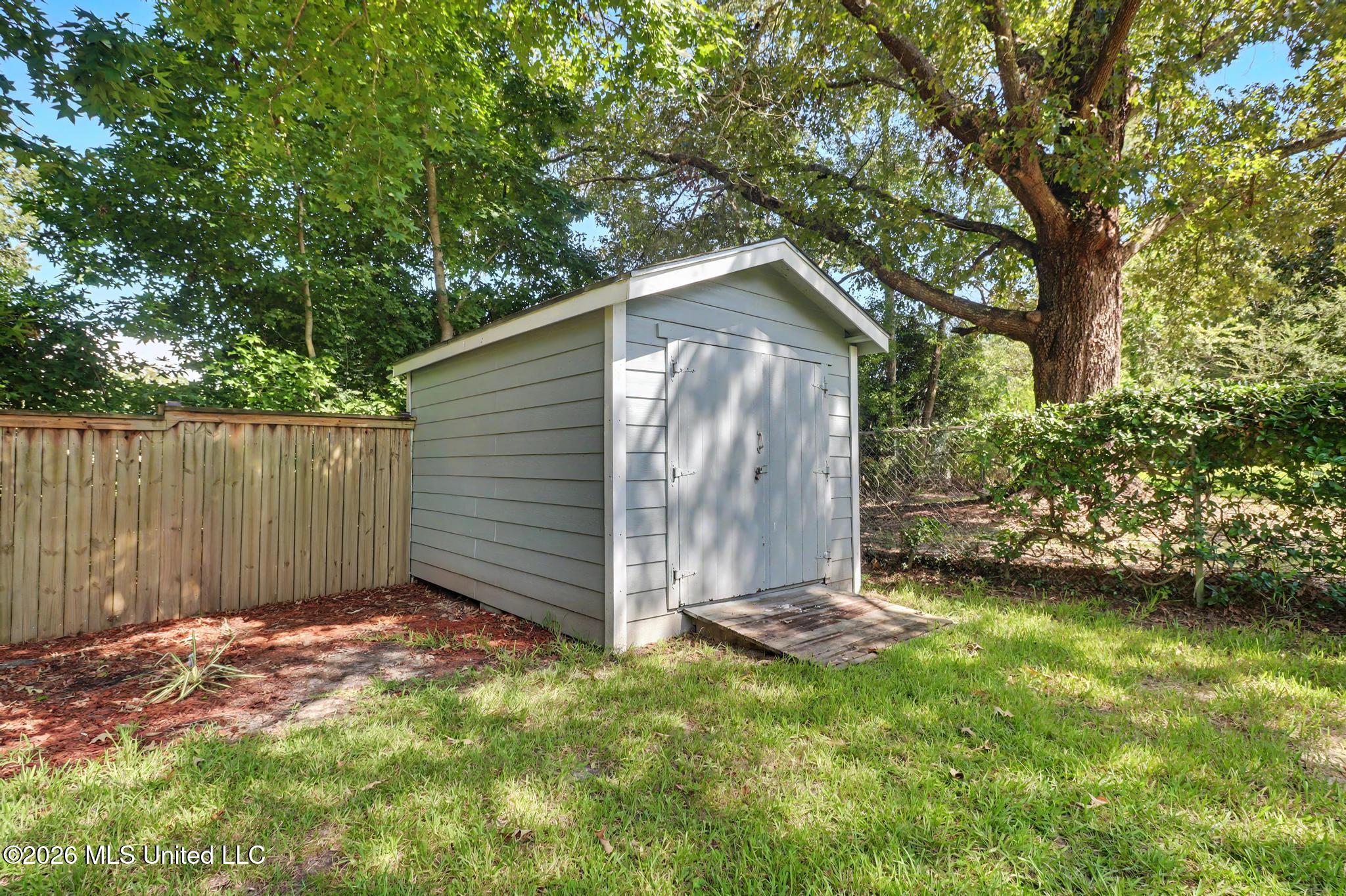 15408 Woody Drive Property Photo 25
