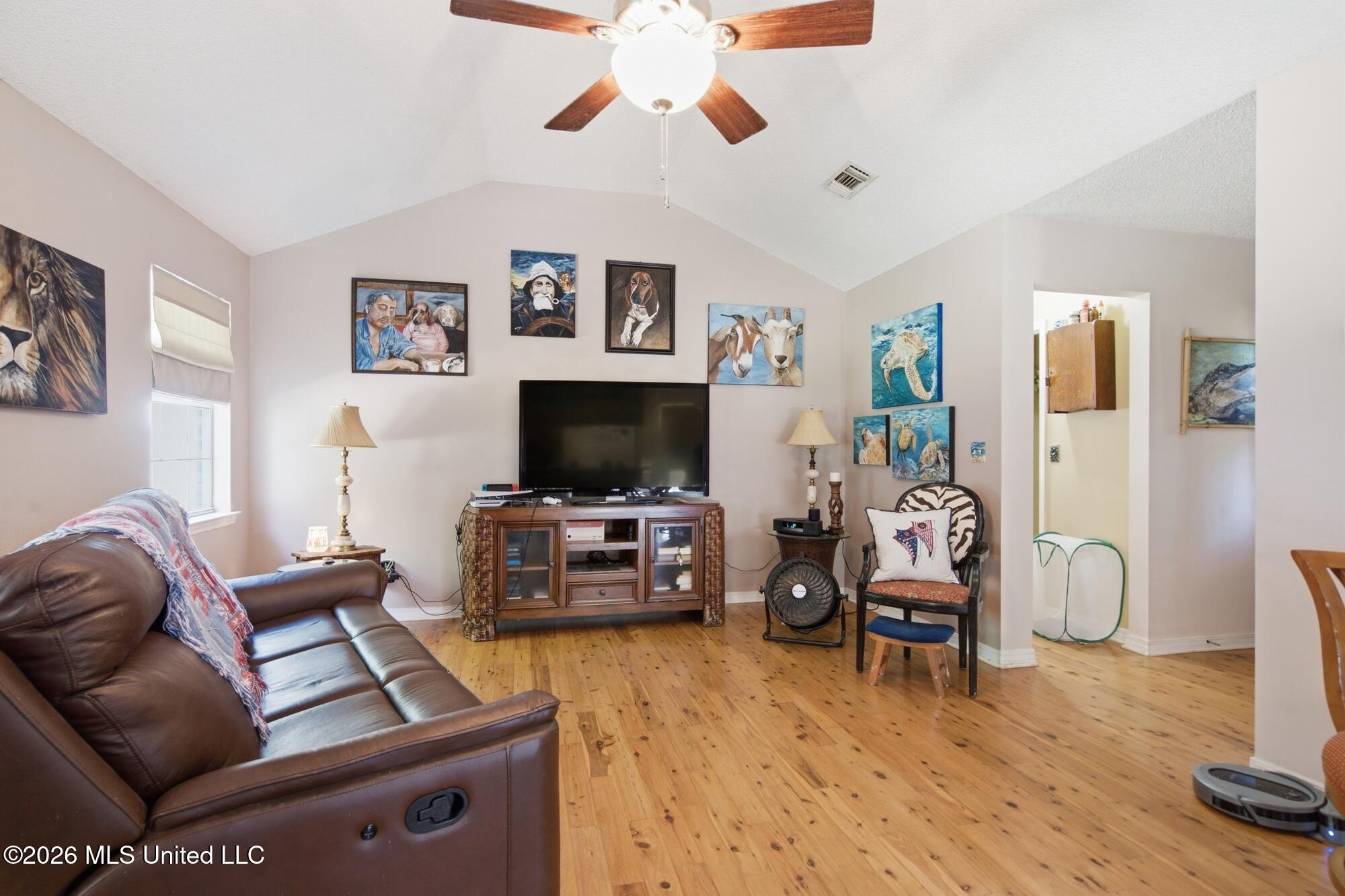 219 N Lang Avenue Property Photo 6