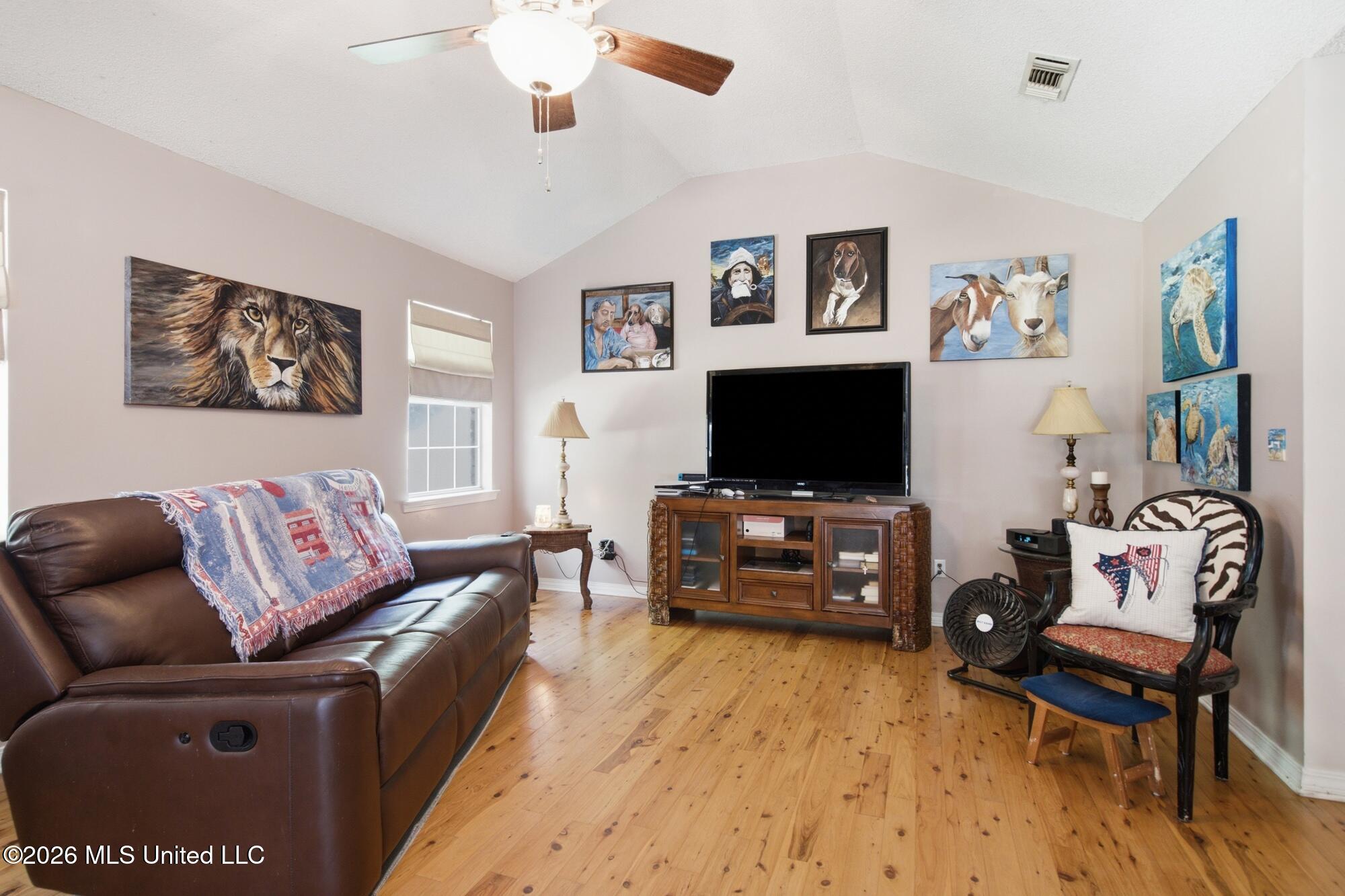 219 N Lang Avenue Property Photo 7