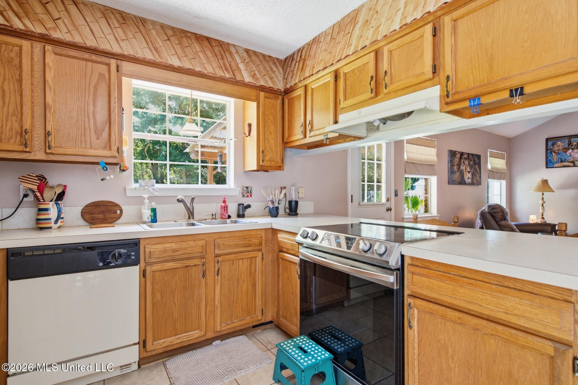 219 N Lang Avenue Property Photo 10