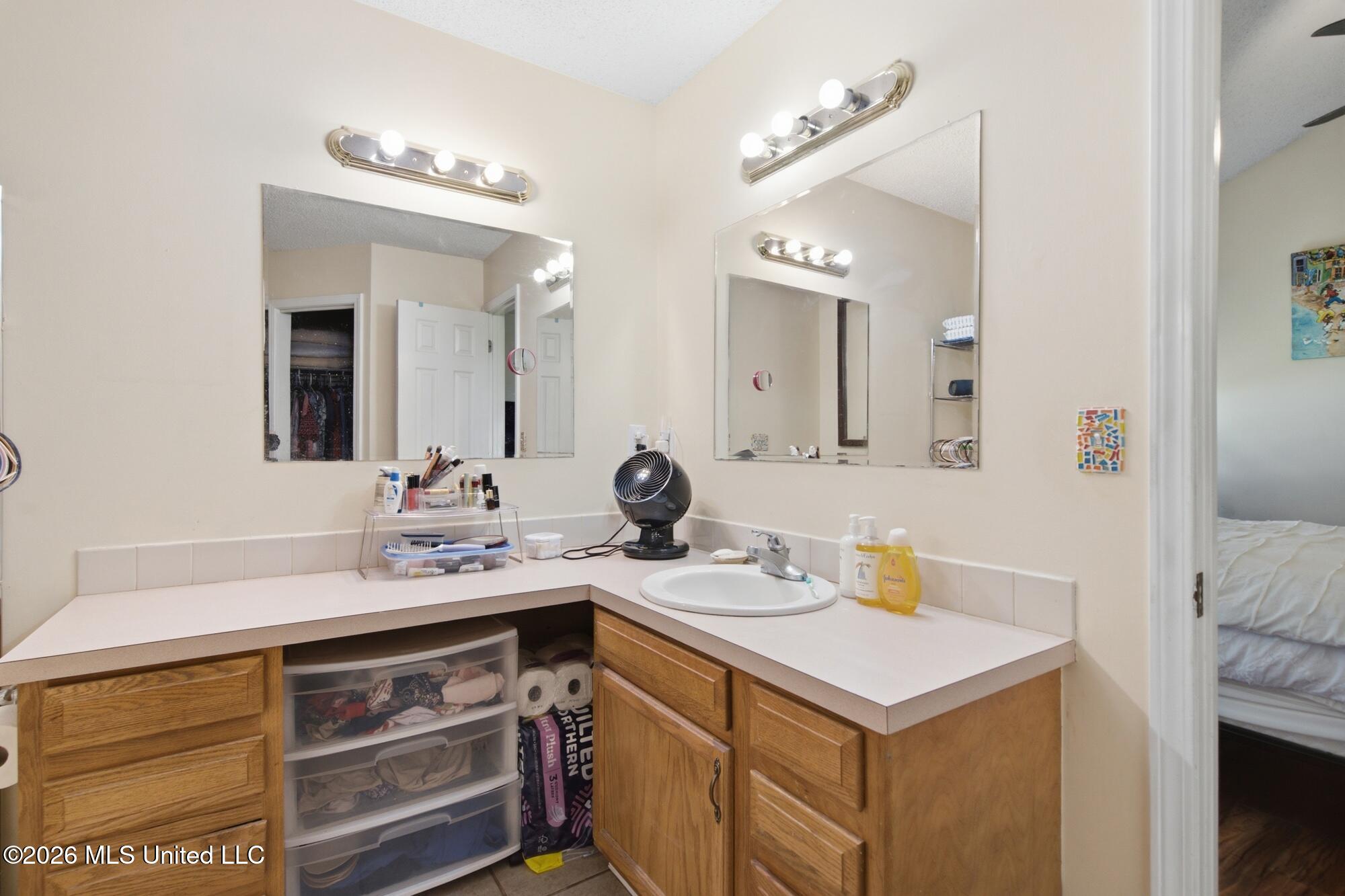 219 N Lang Avenue Property Photo 15