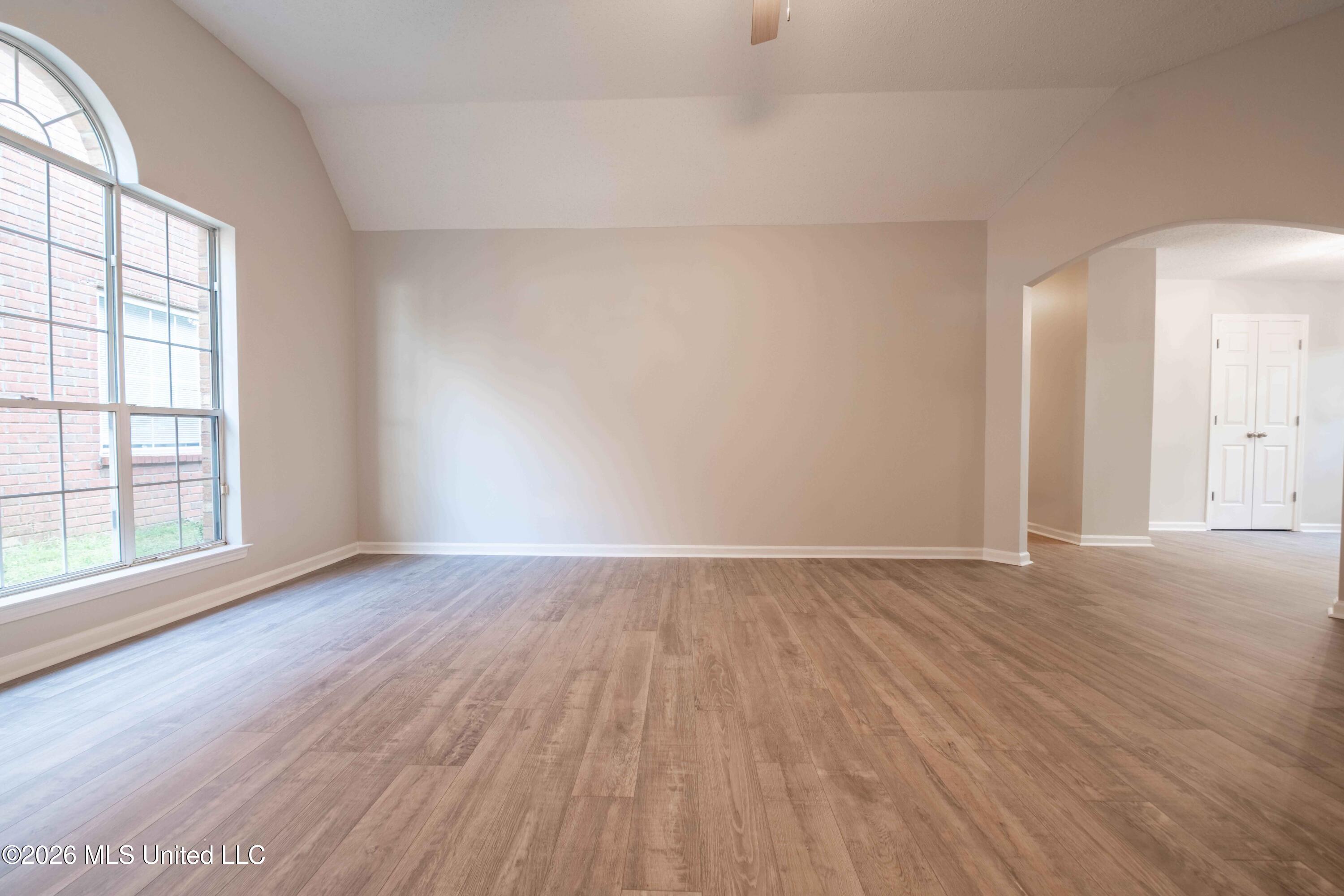 7870 Chesterfield Drive Property Photo 4