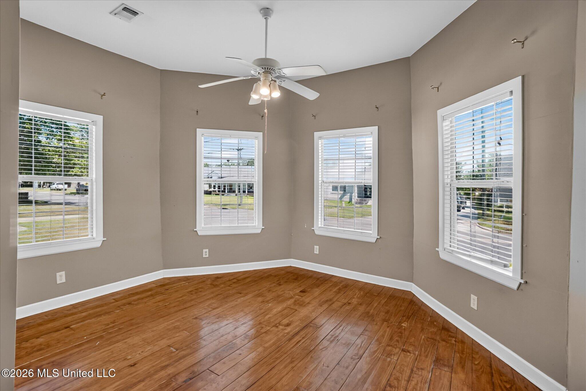 1108 Live Oak Avenue Property Photo 4