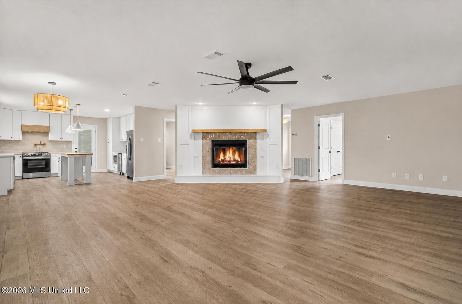 371 Lakeview Boulevard Property Photo 6