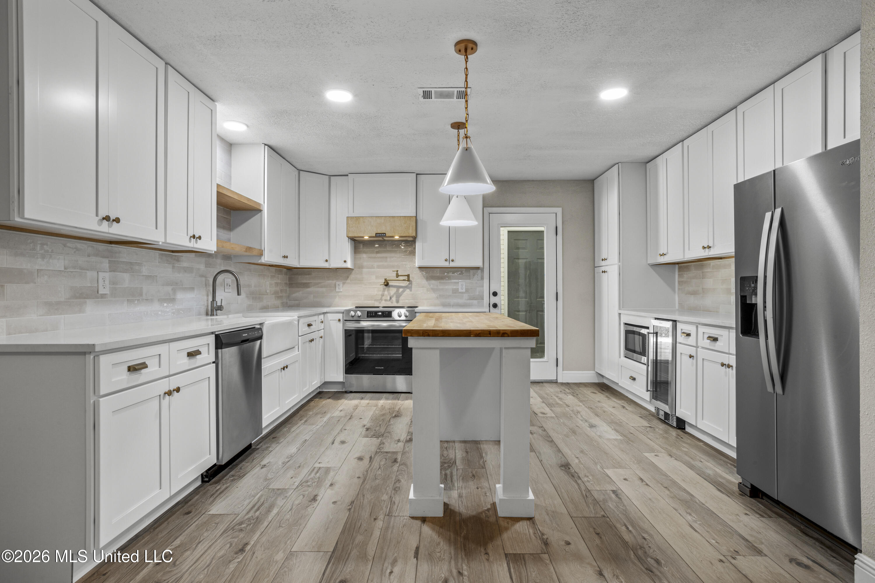 371 Lakeview Boulevard Property Photo 9