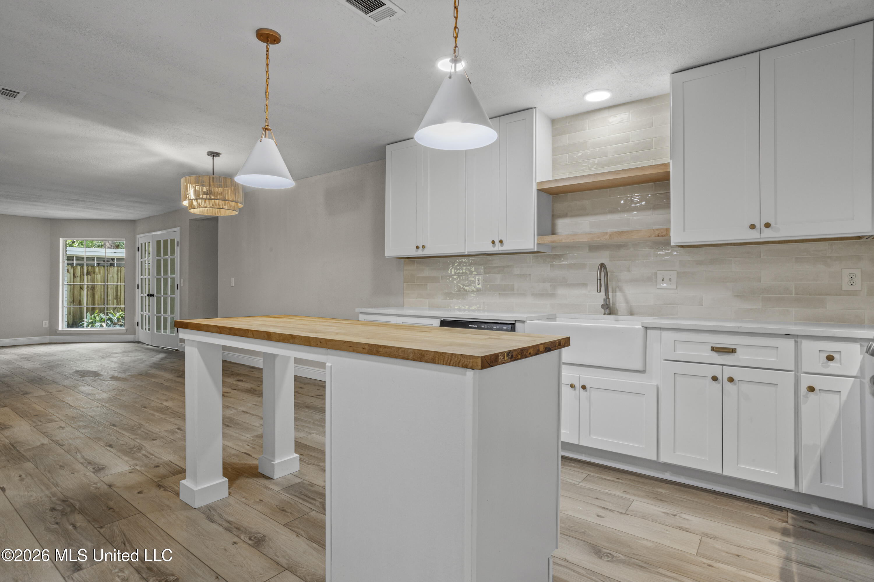 371 Lakeview Boulevard Property Photo 11
