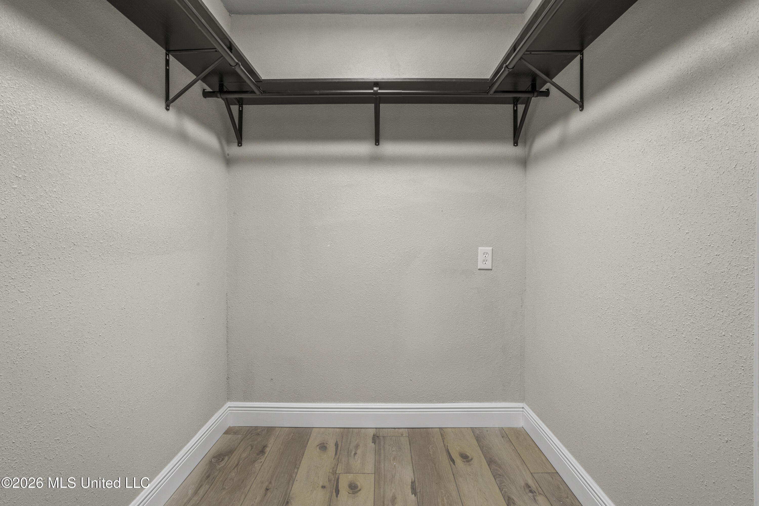 371 Lakeview Boulevard Property Photo 24
