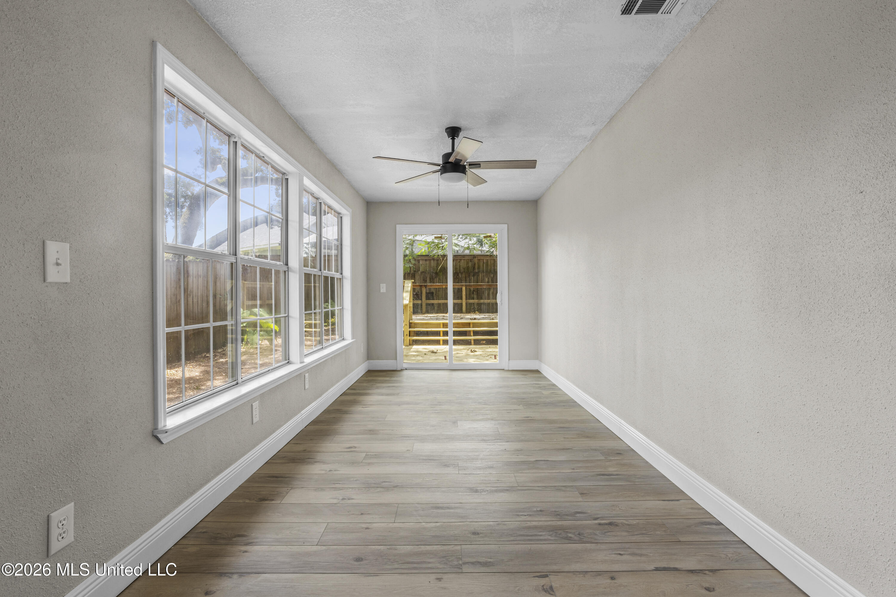 371 Lakeview Boulevard Property Photo 30