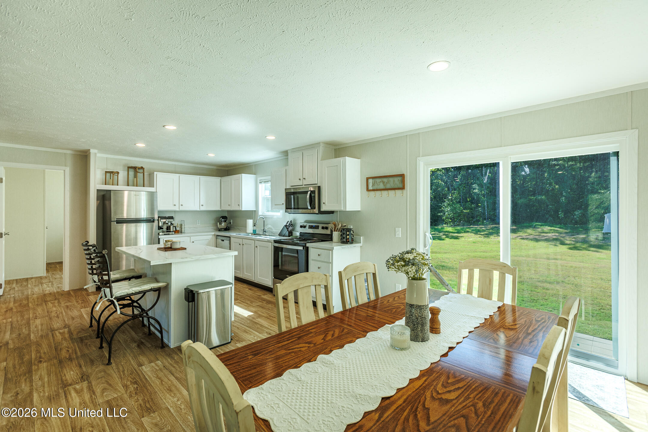 227 Pickering Property Photo 4