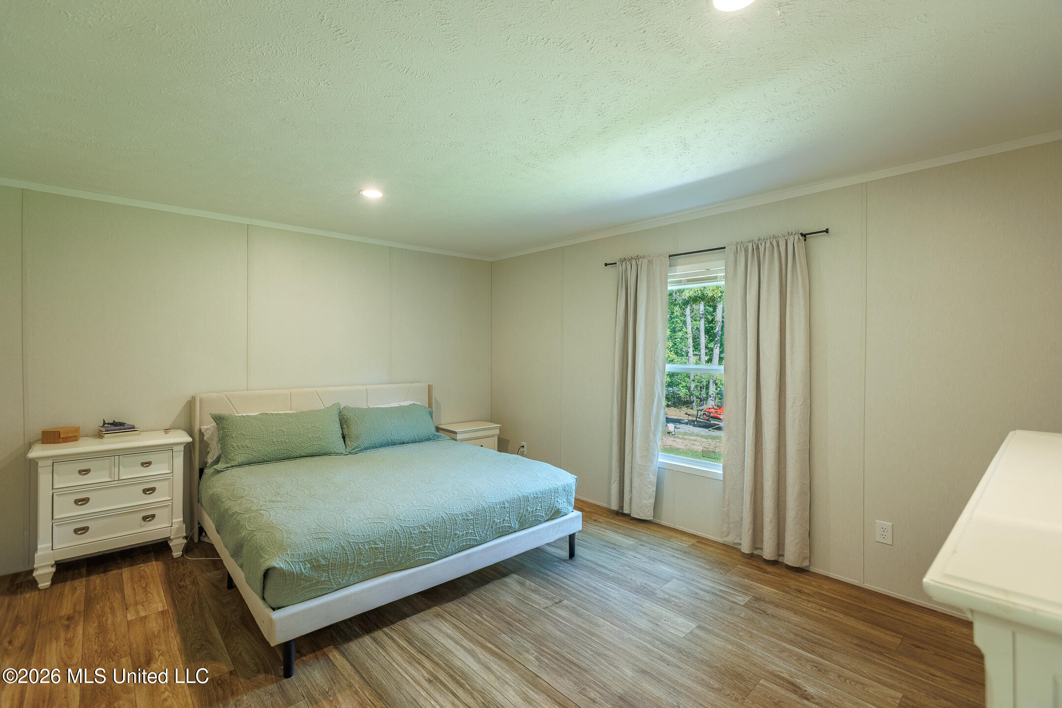227 Pickering Property Photo 6