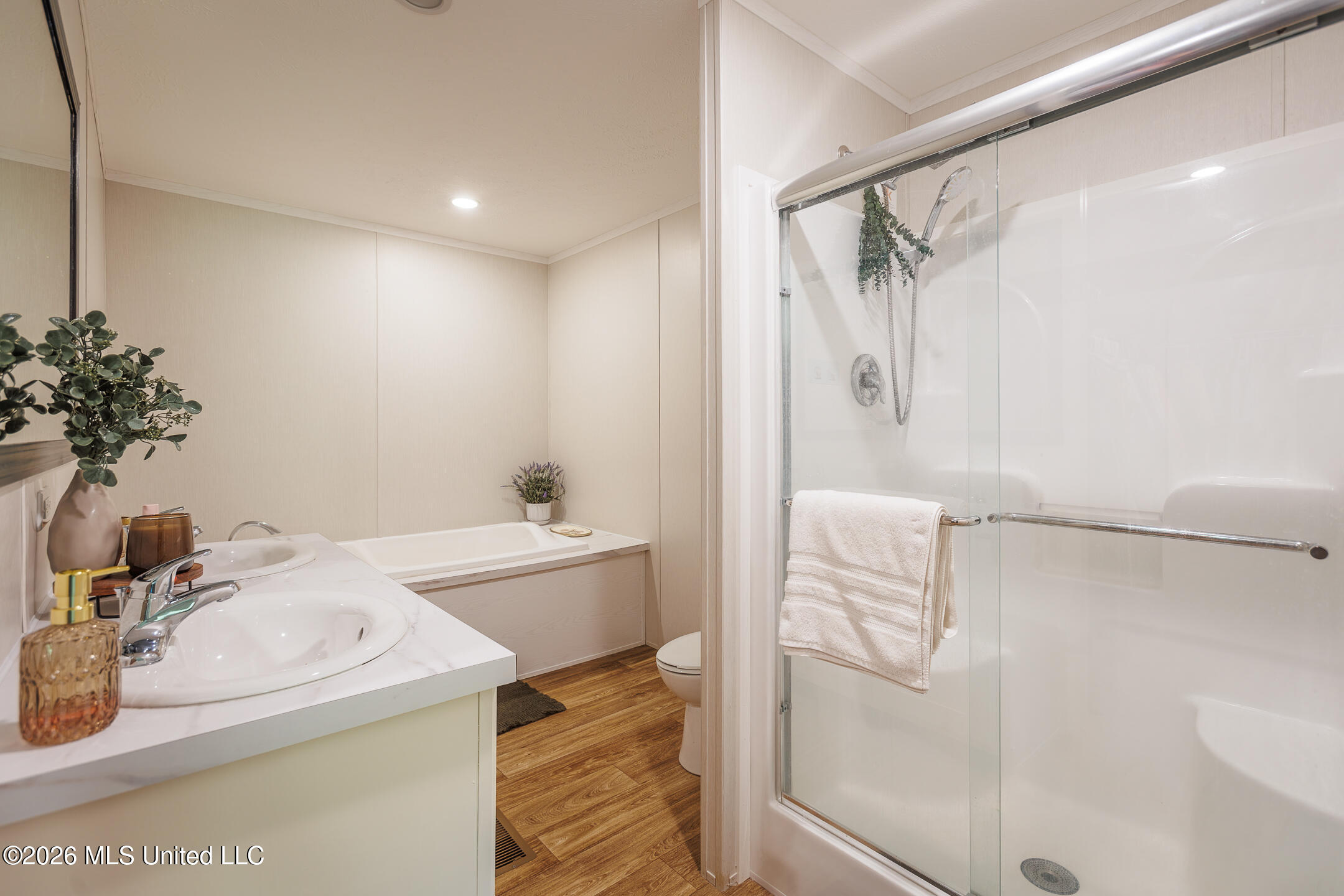 227 Pickering Property Photo 7