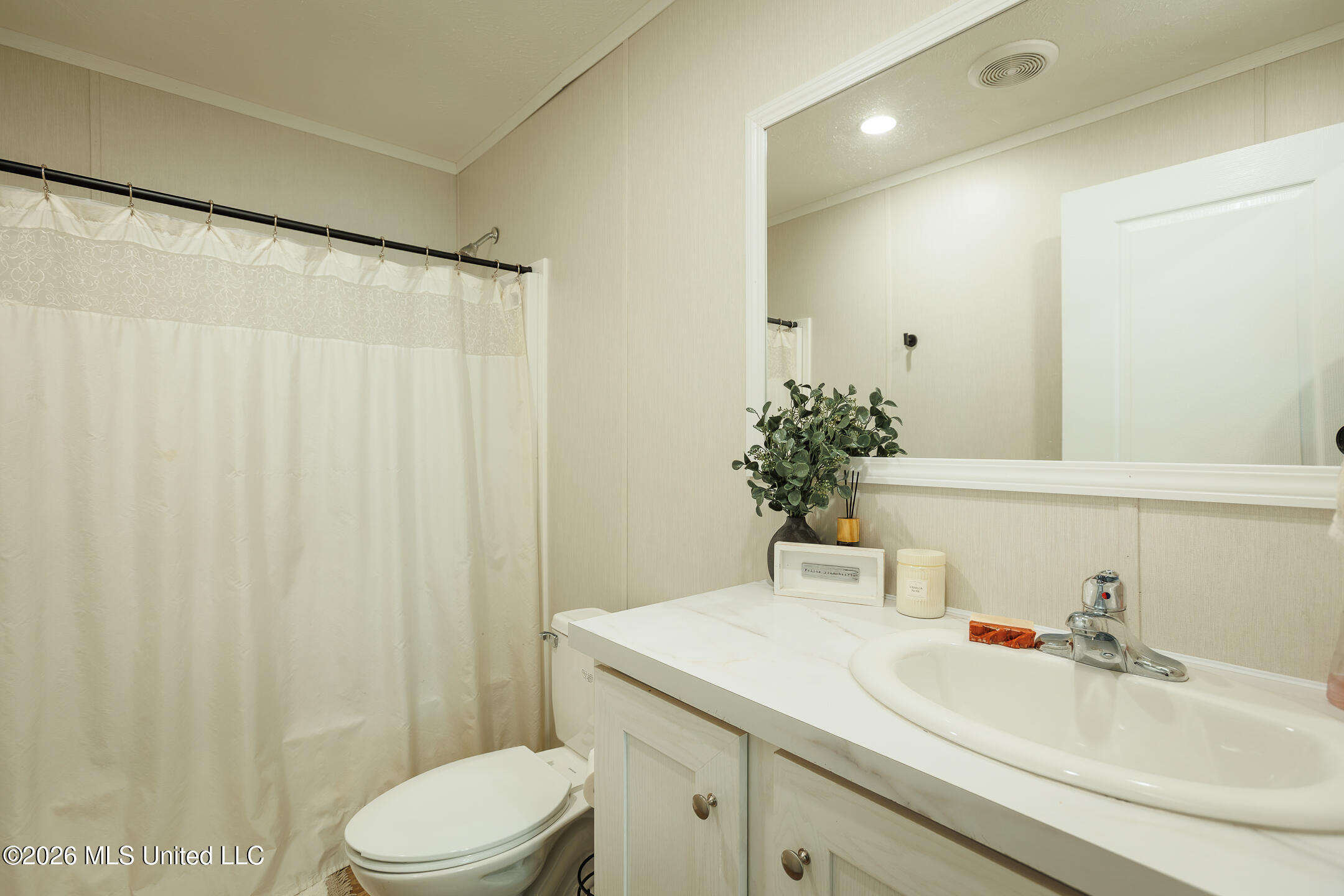 227 Pickering Property Photo 11