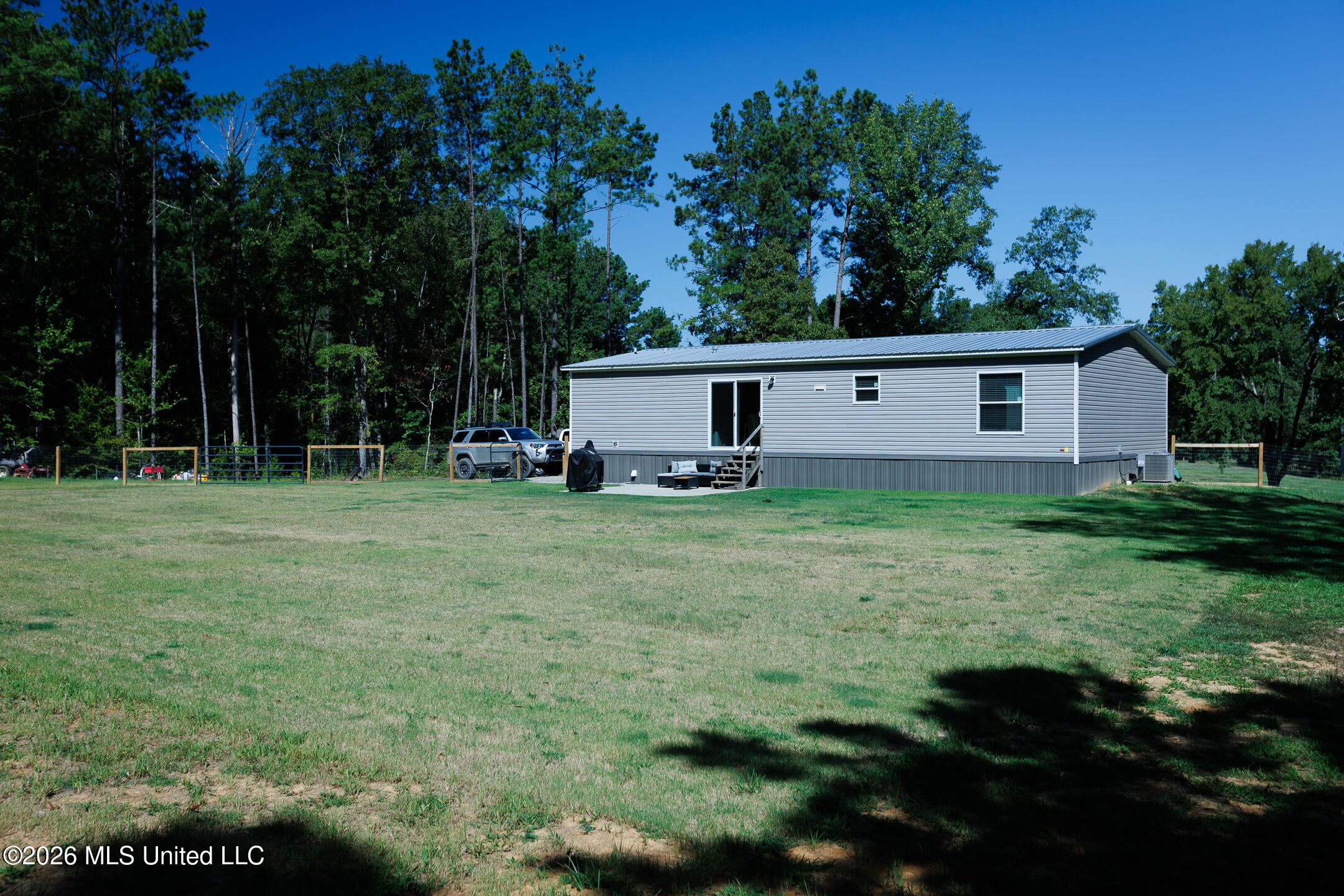 227 Pickering Property Photo 16