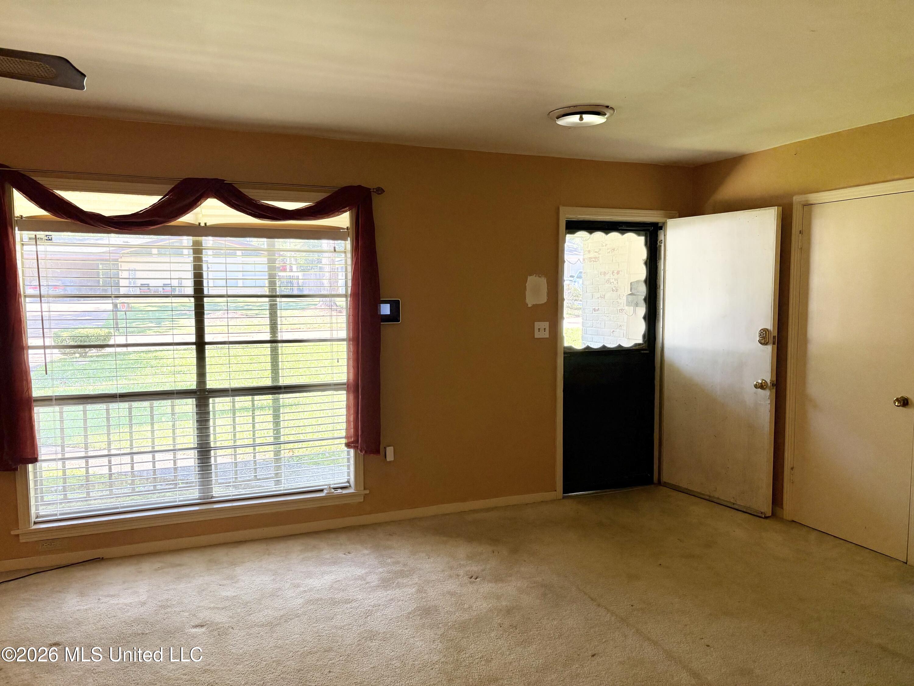 1551 Wood Glen Drive Property Photo 2