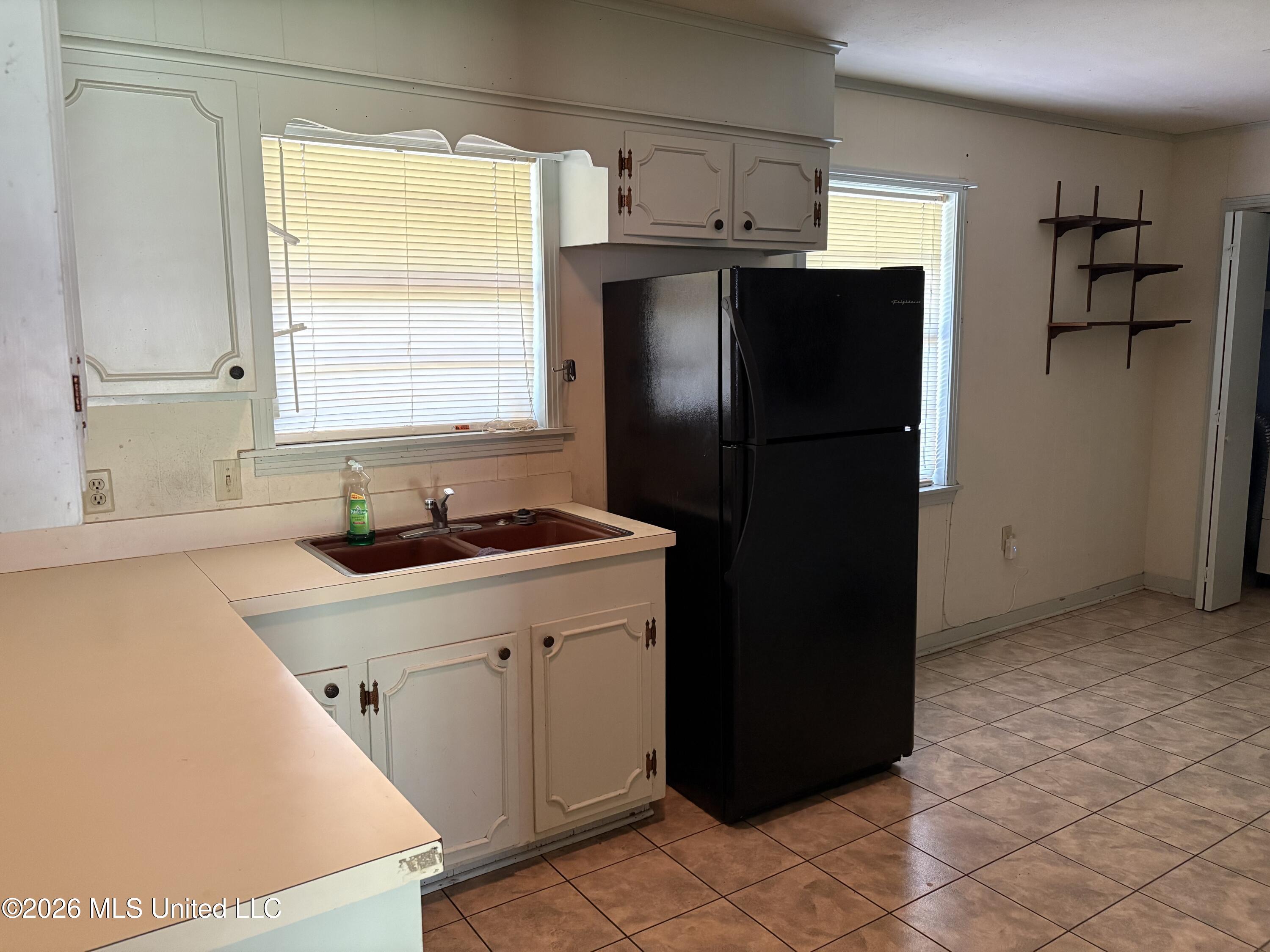 1551 Wood Glen Drive Property Photo 3