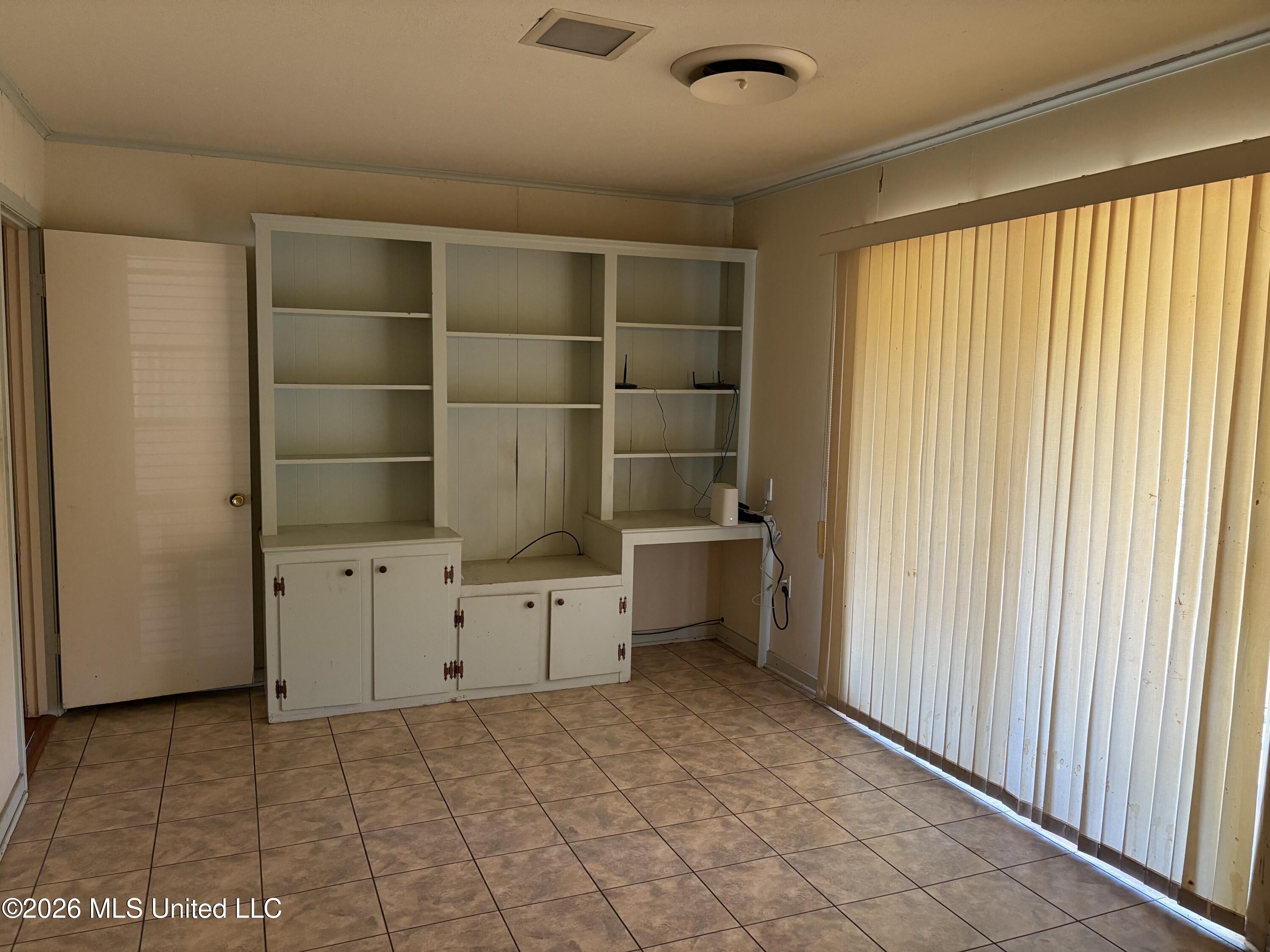 1551 Wood Glen Drive Property Photo 7