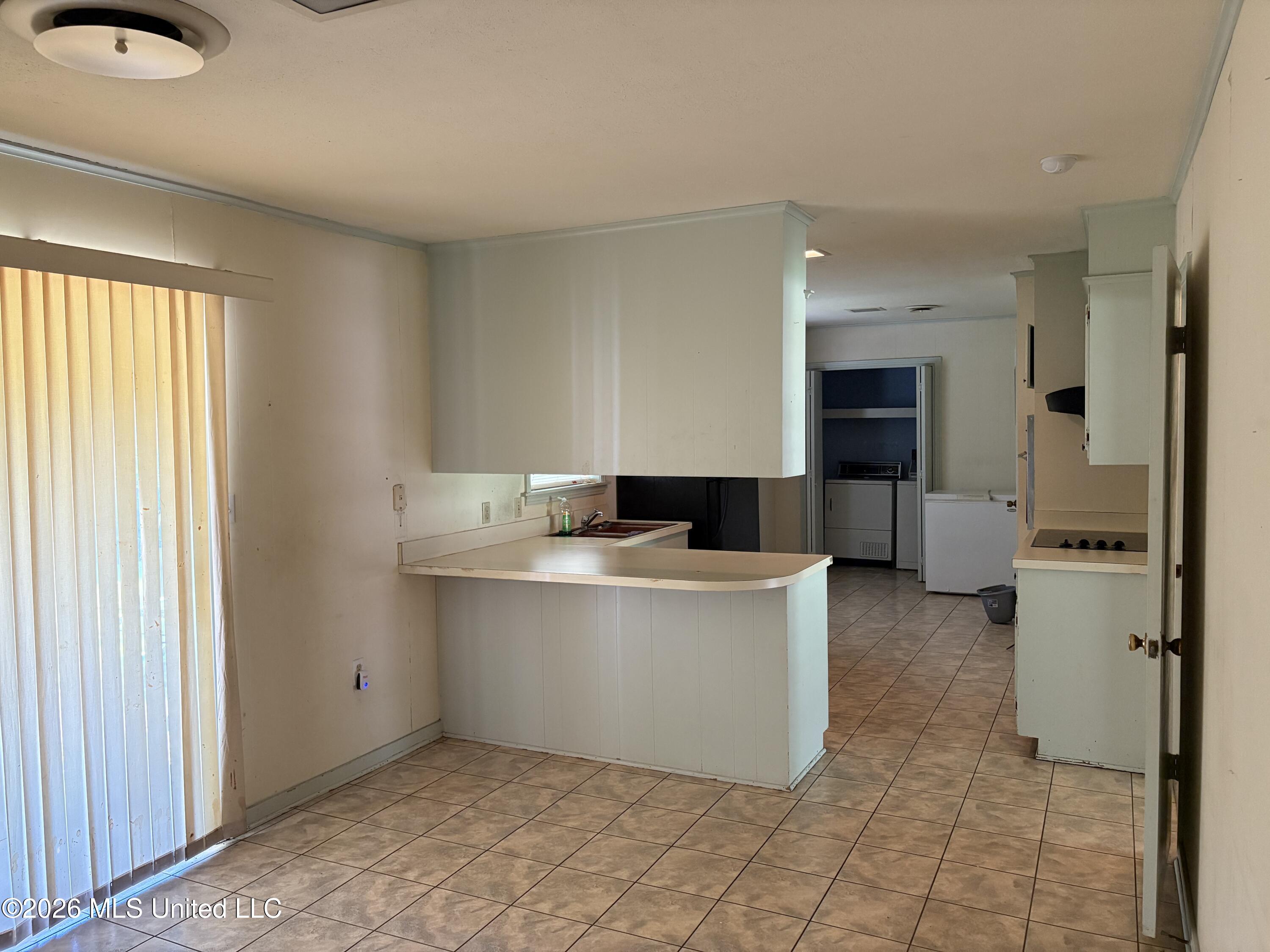 1551 Wood Glen Drive Property Photo 8