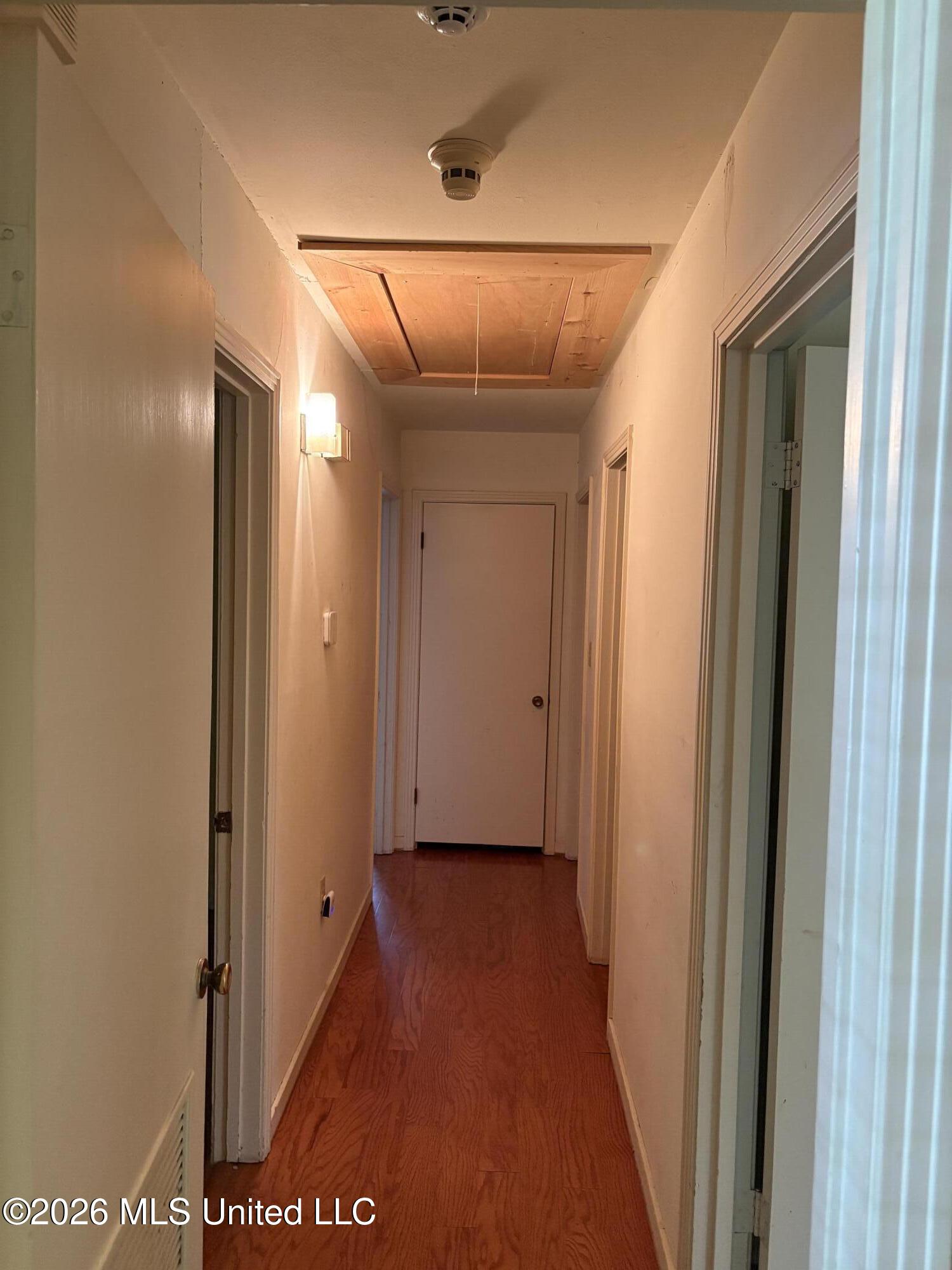 1551 Wood Glen Drive Property Photo 9