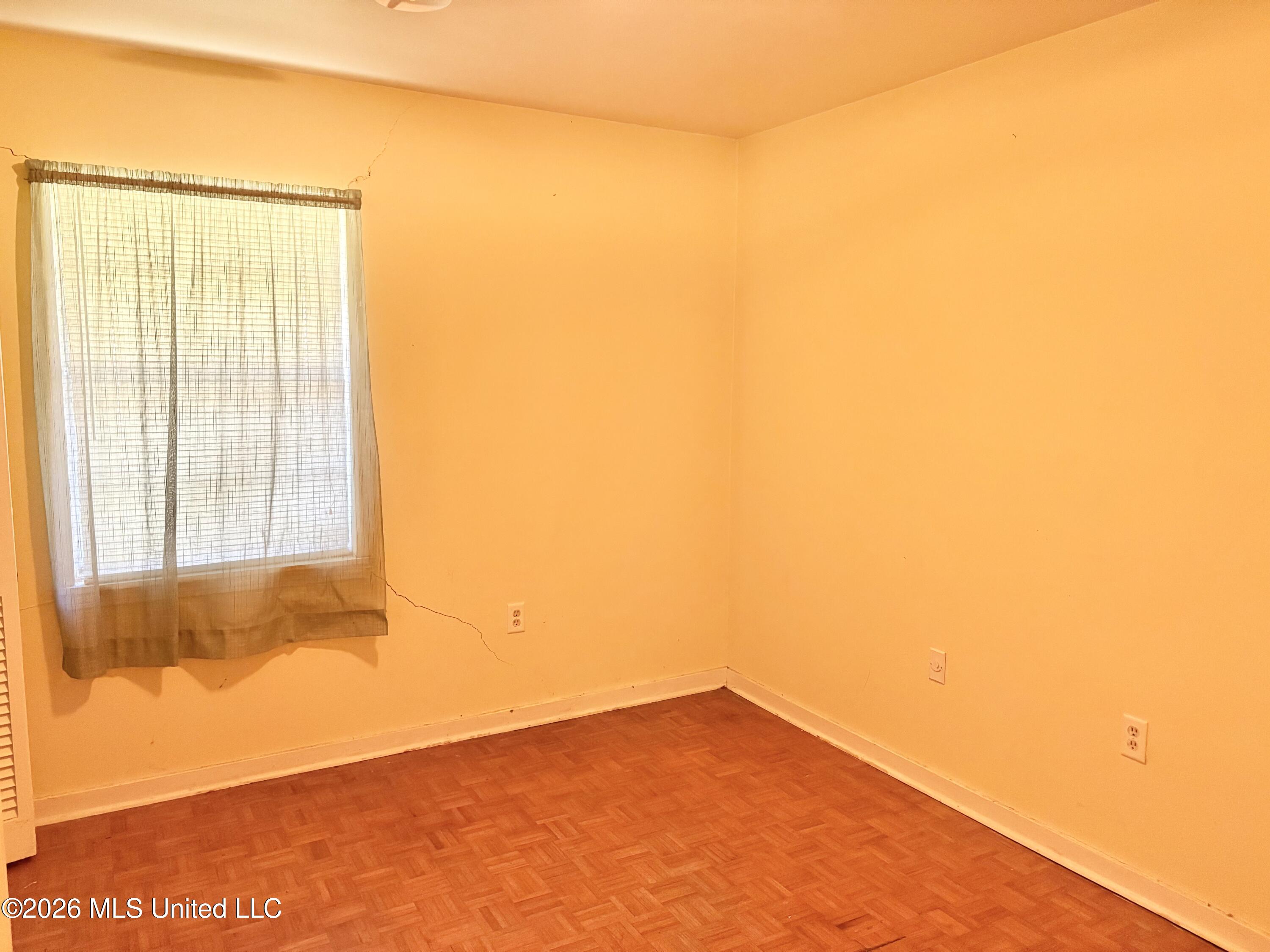 1551 Wood Glen Drive Property Photo 10