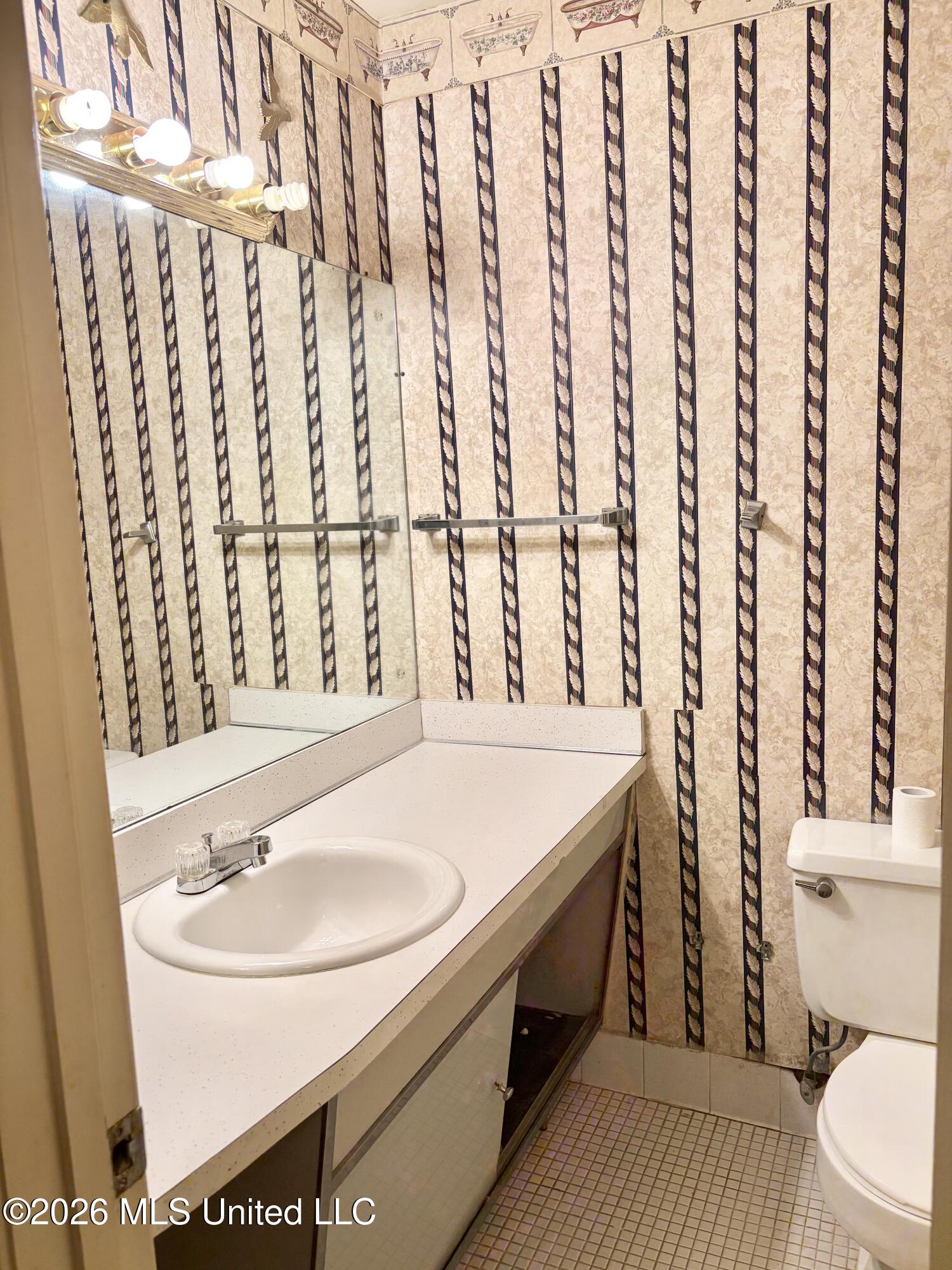 1551 Wood Glen Drive Property Photo 11