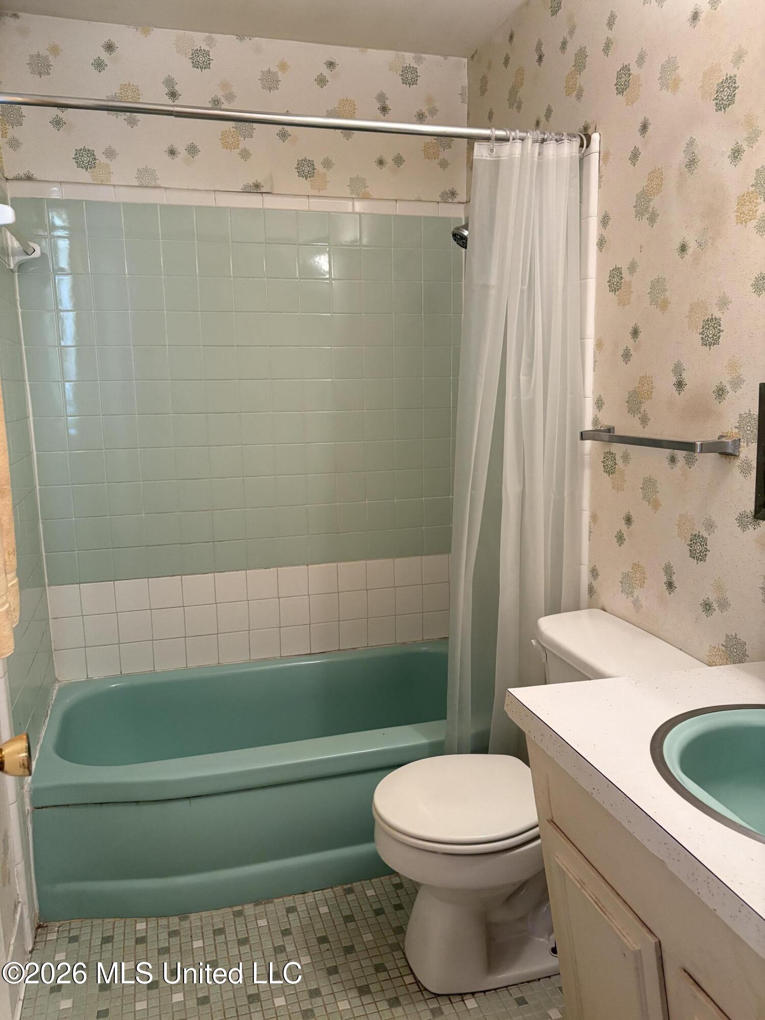 1551 Wood Glen Drive Property Photo 13
