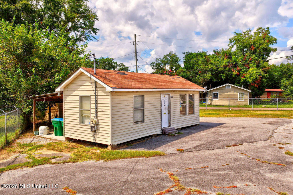2017 Telephone Road Property Photo 3