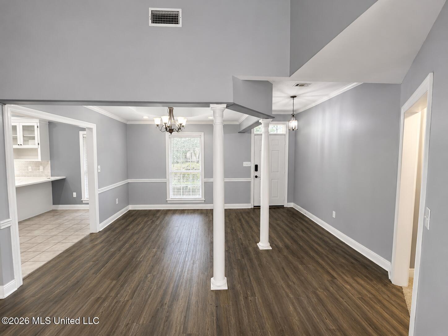 3060 Windwood Circle Property Photo 8