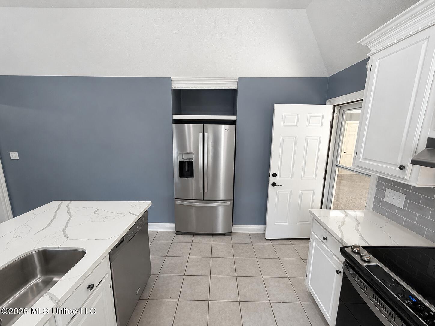 3060 Windwood Circle Property Photo 14