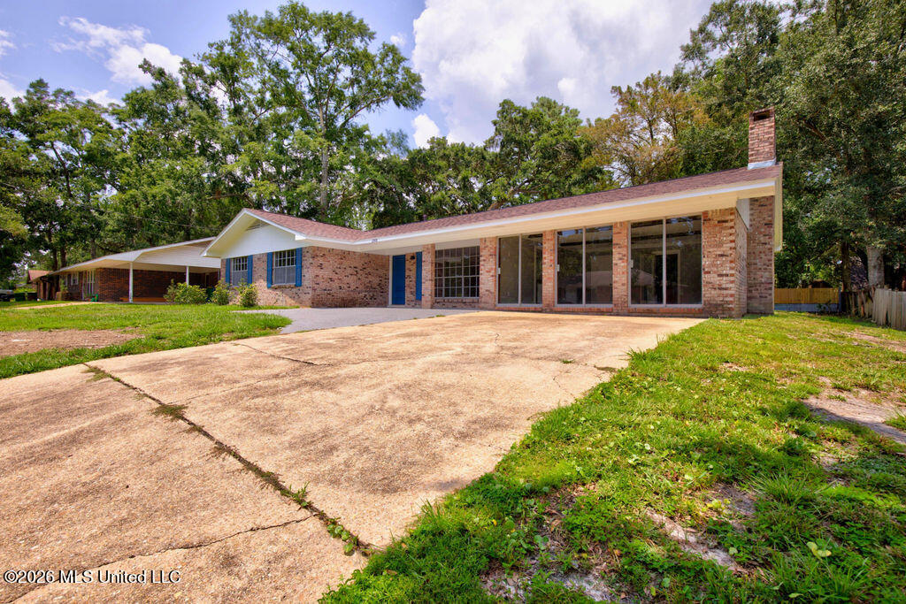 12908 Hanover Drive Property Photo 3