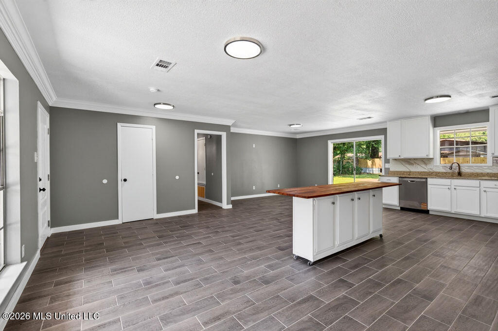 12908 Hanover Drive Property Photo 12