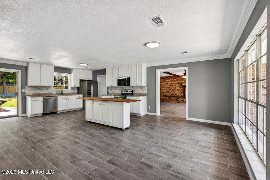 12908 Hanover Drive Property Photo 13