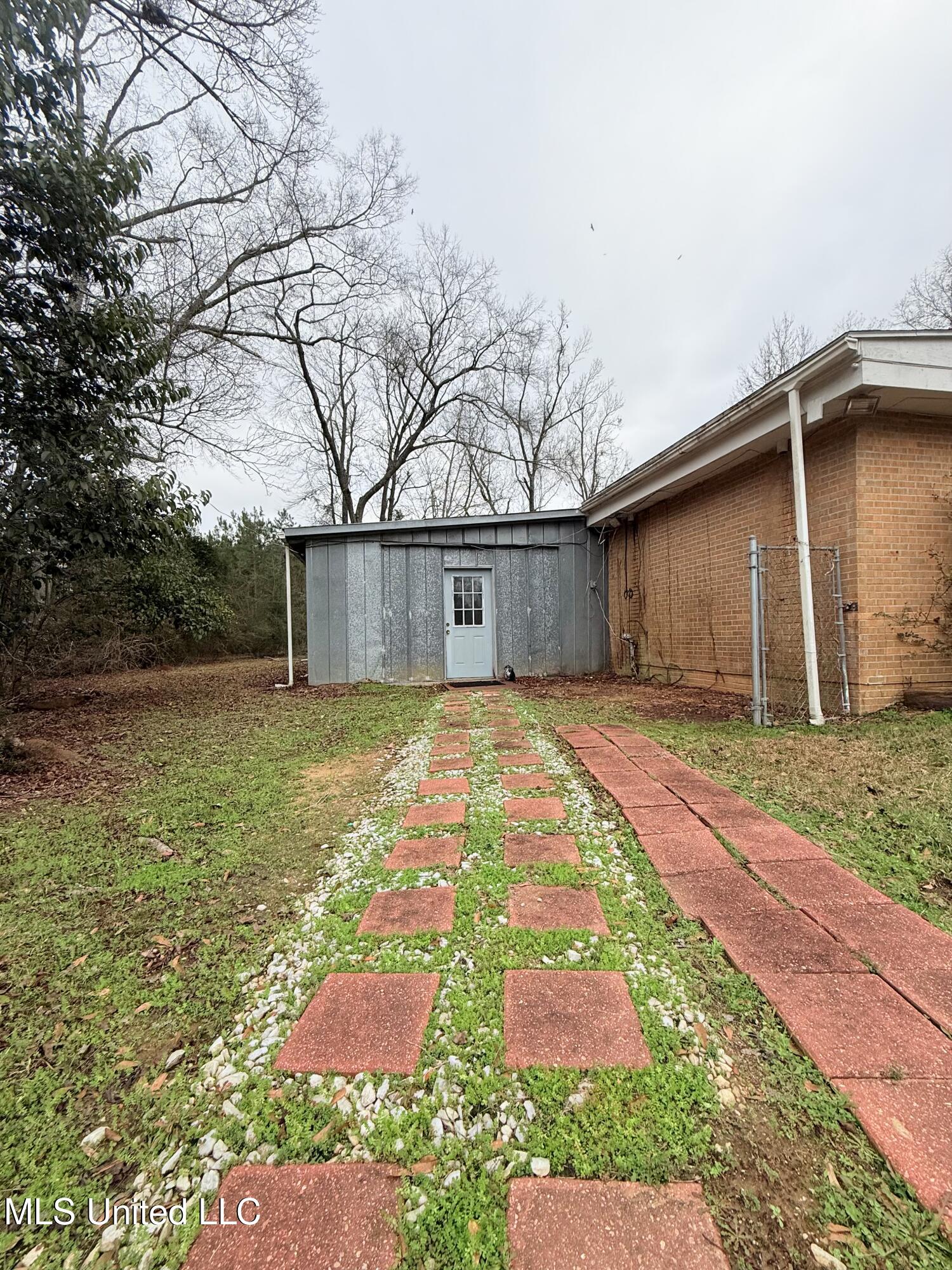 2849 Highway 51 Property Photo 2