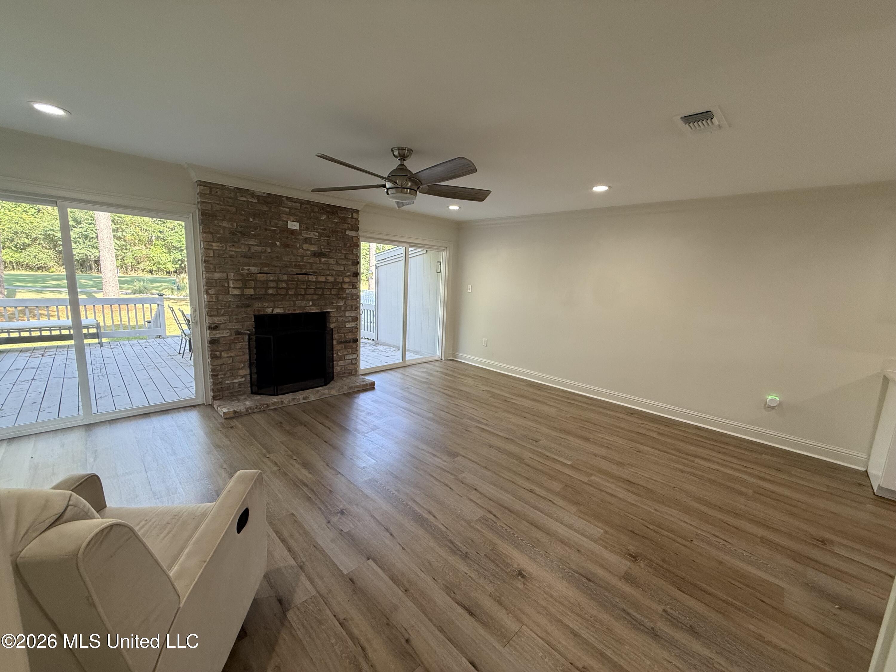 248 Highpoint Drive Property Photo 8