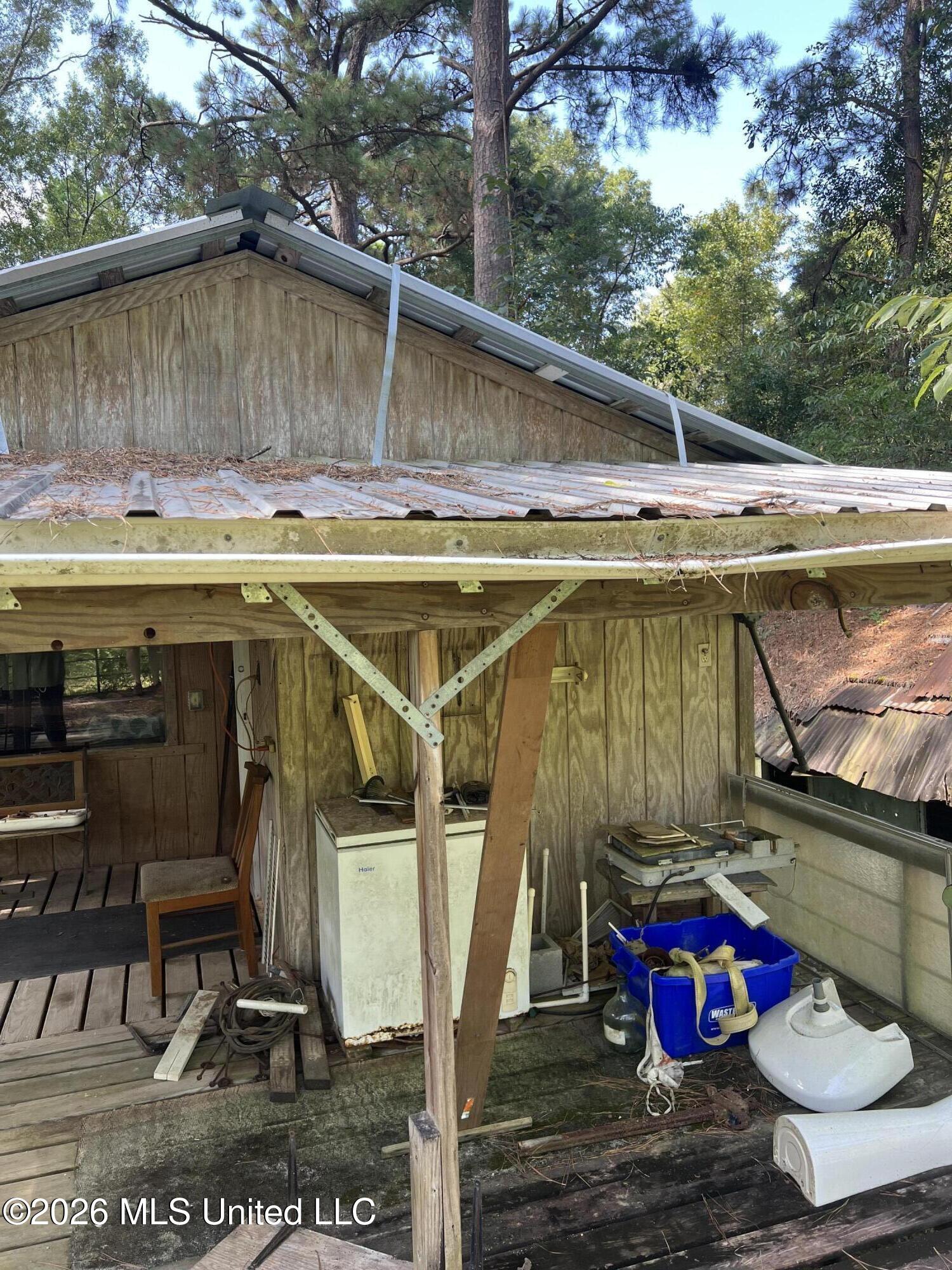15546 Broadus Road Property Photo 1