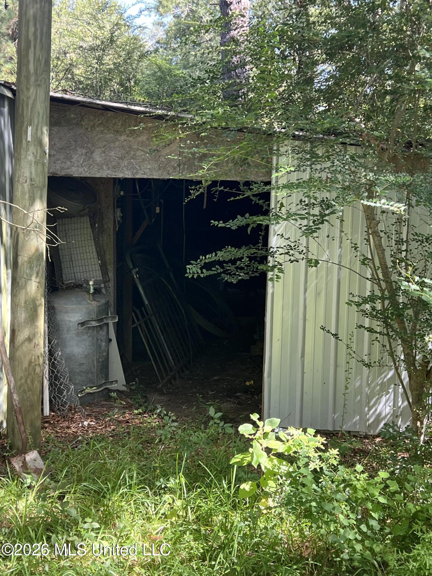 15546 Broadus Road Property Photo 10