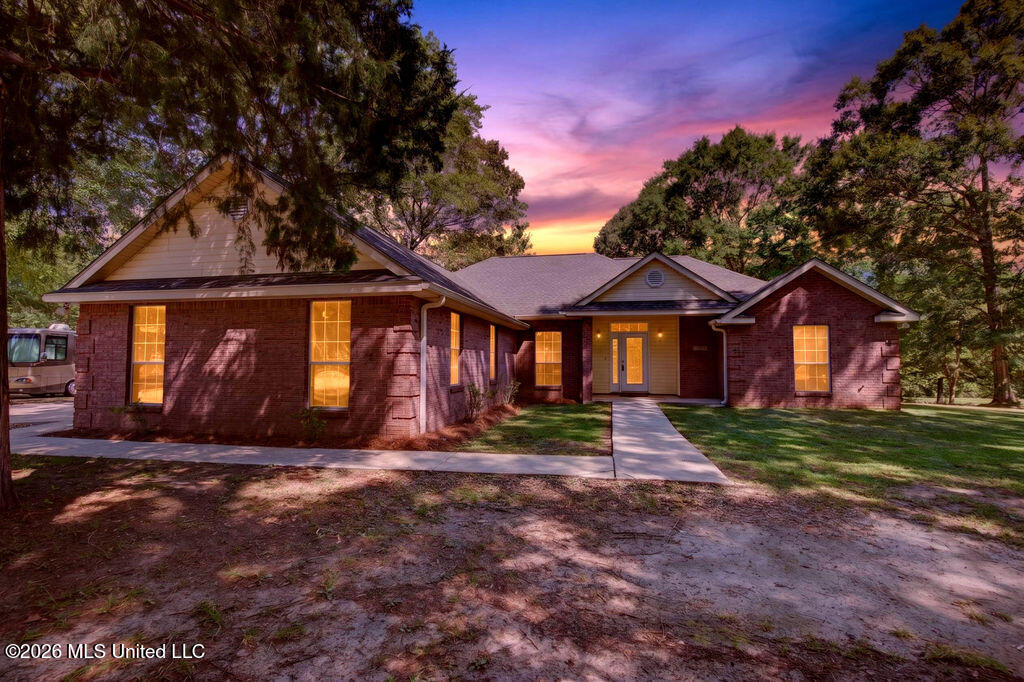 91 Cedar Wood Drive Property Photo 2