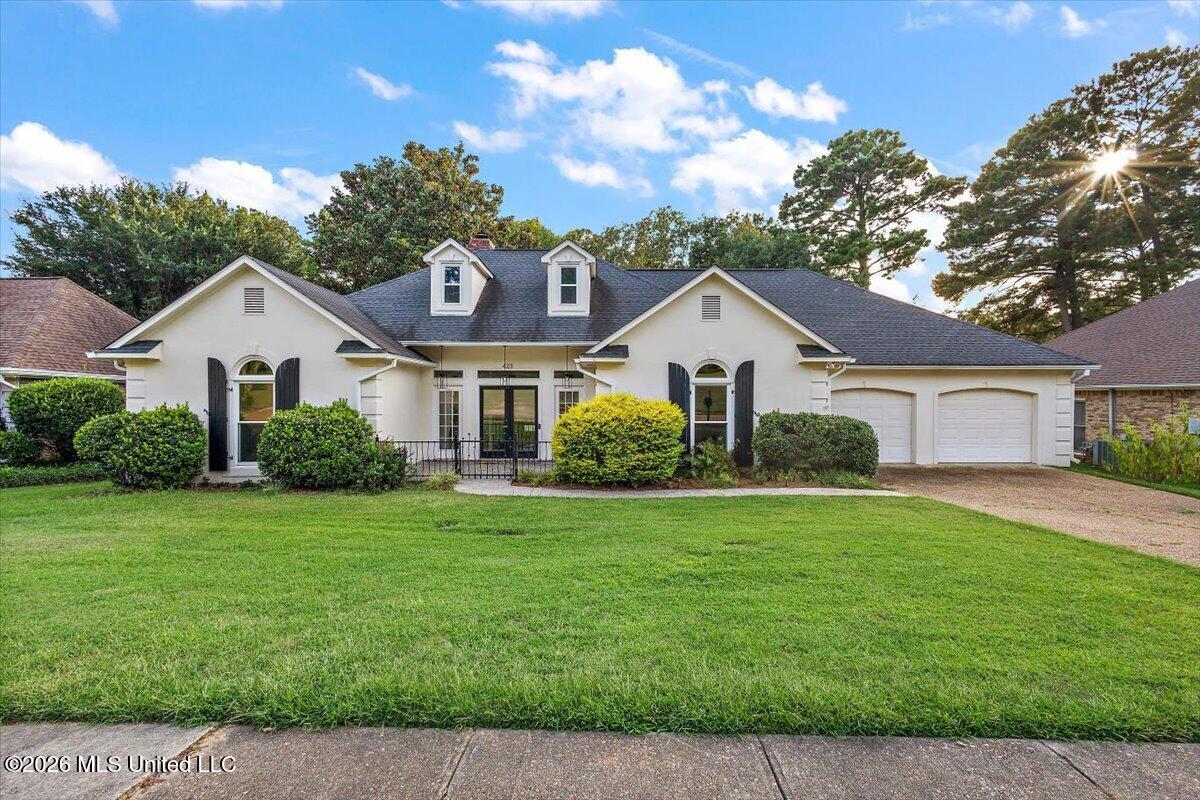 423 Woodlands Circle Property Photo 1