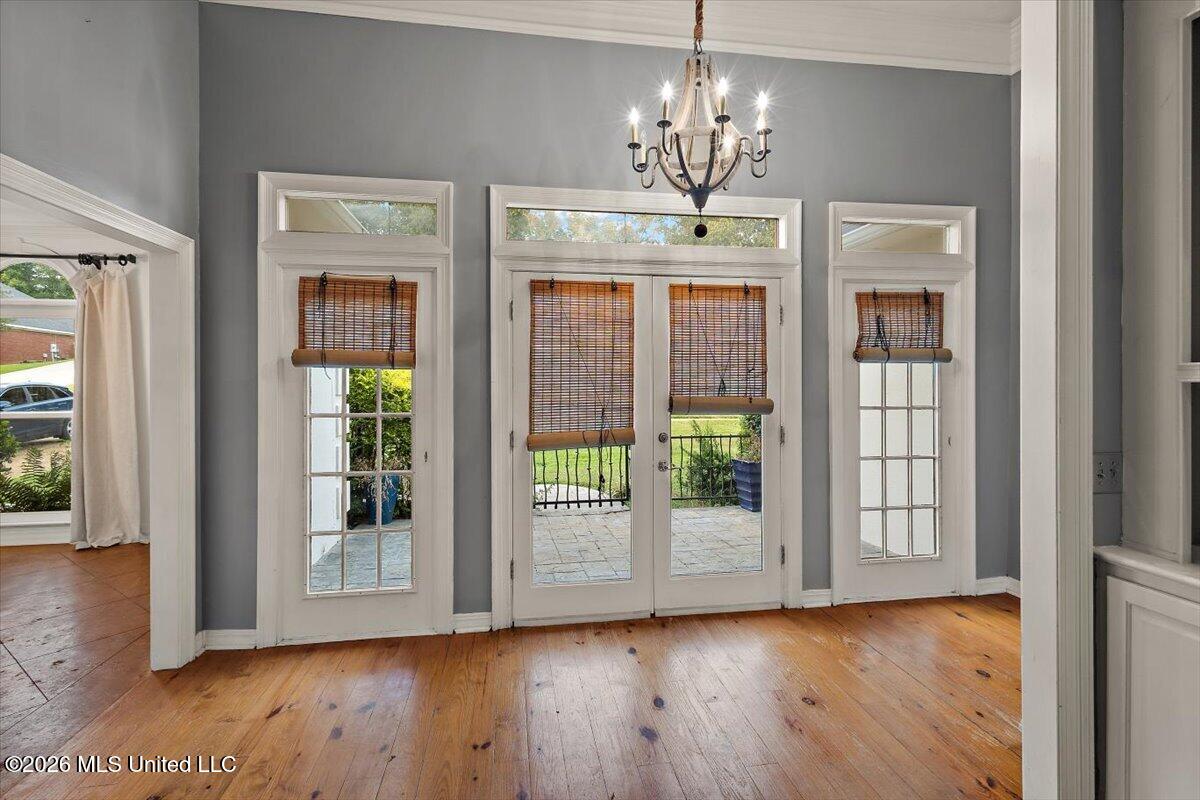 423 Woodlands Circle Property Photo 8