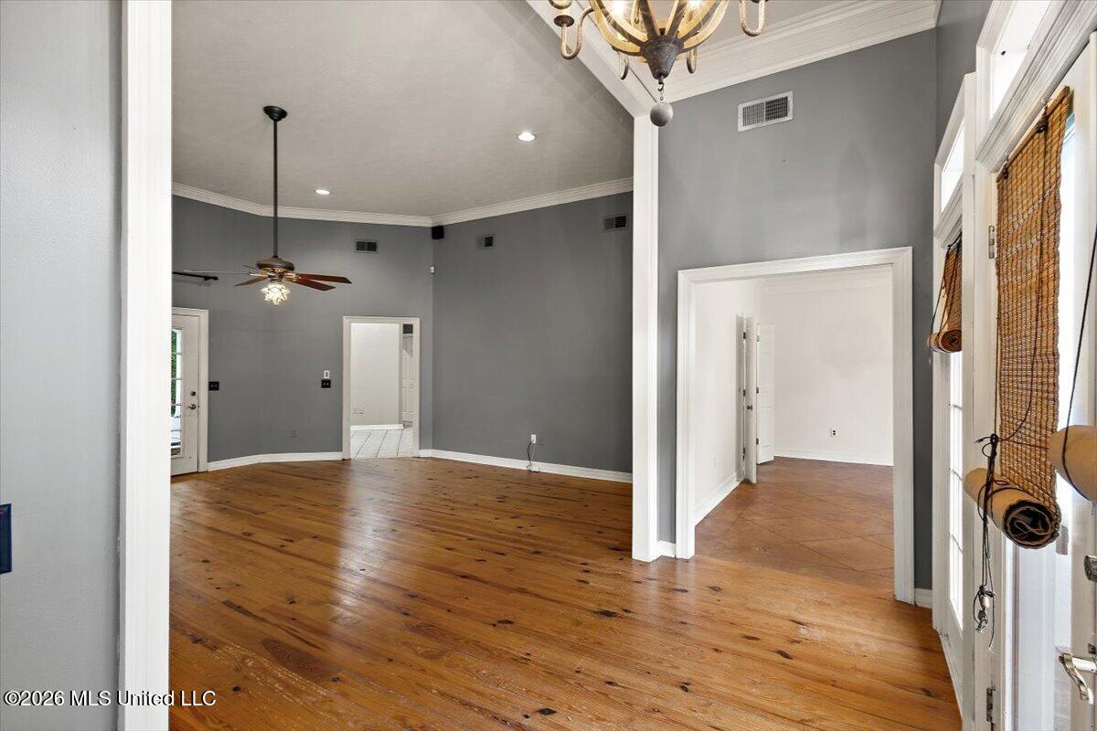 423 Woodlands Circle Property Photo 9