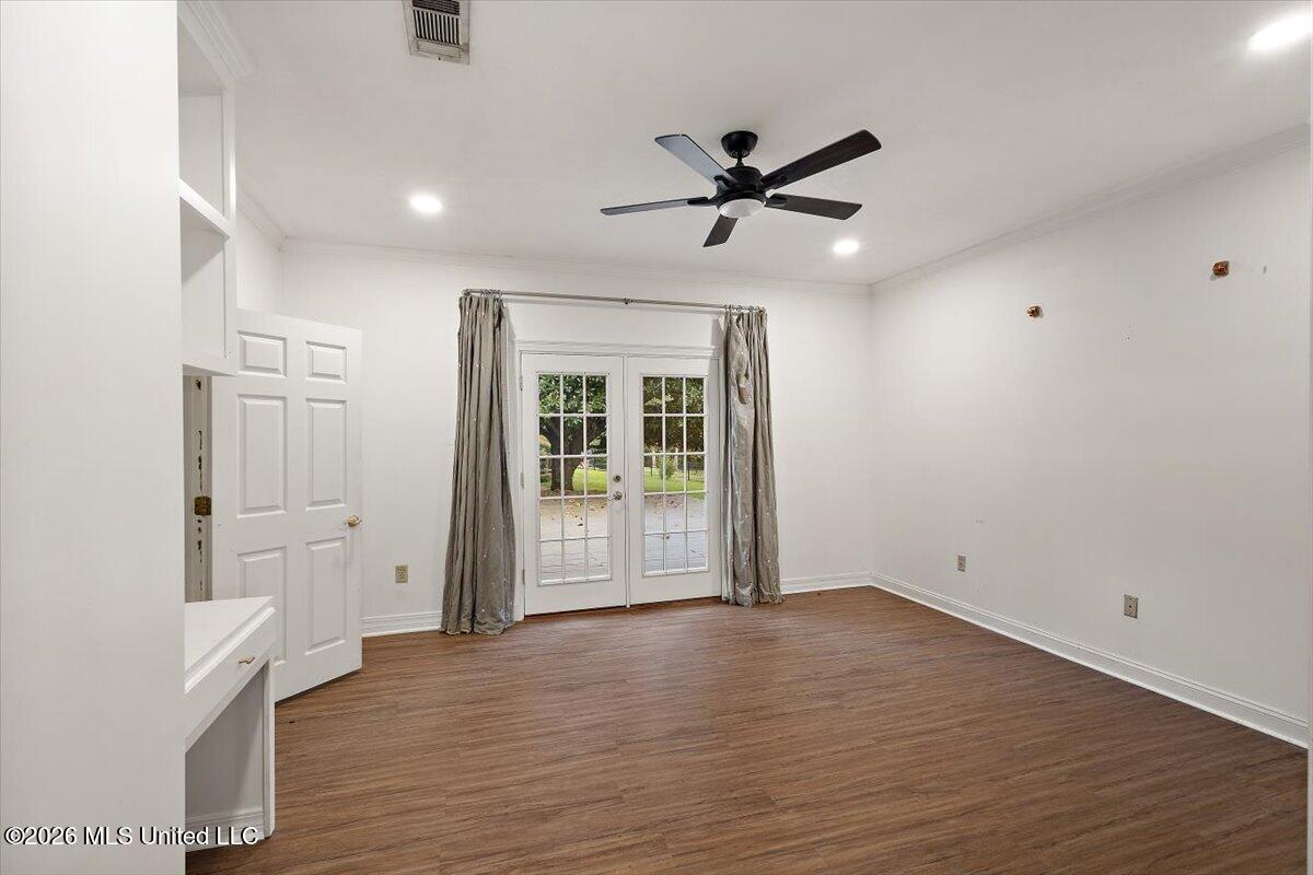 423 Woodlands Circle Property Photo 18
