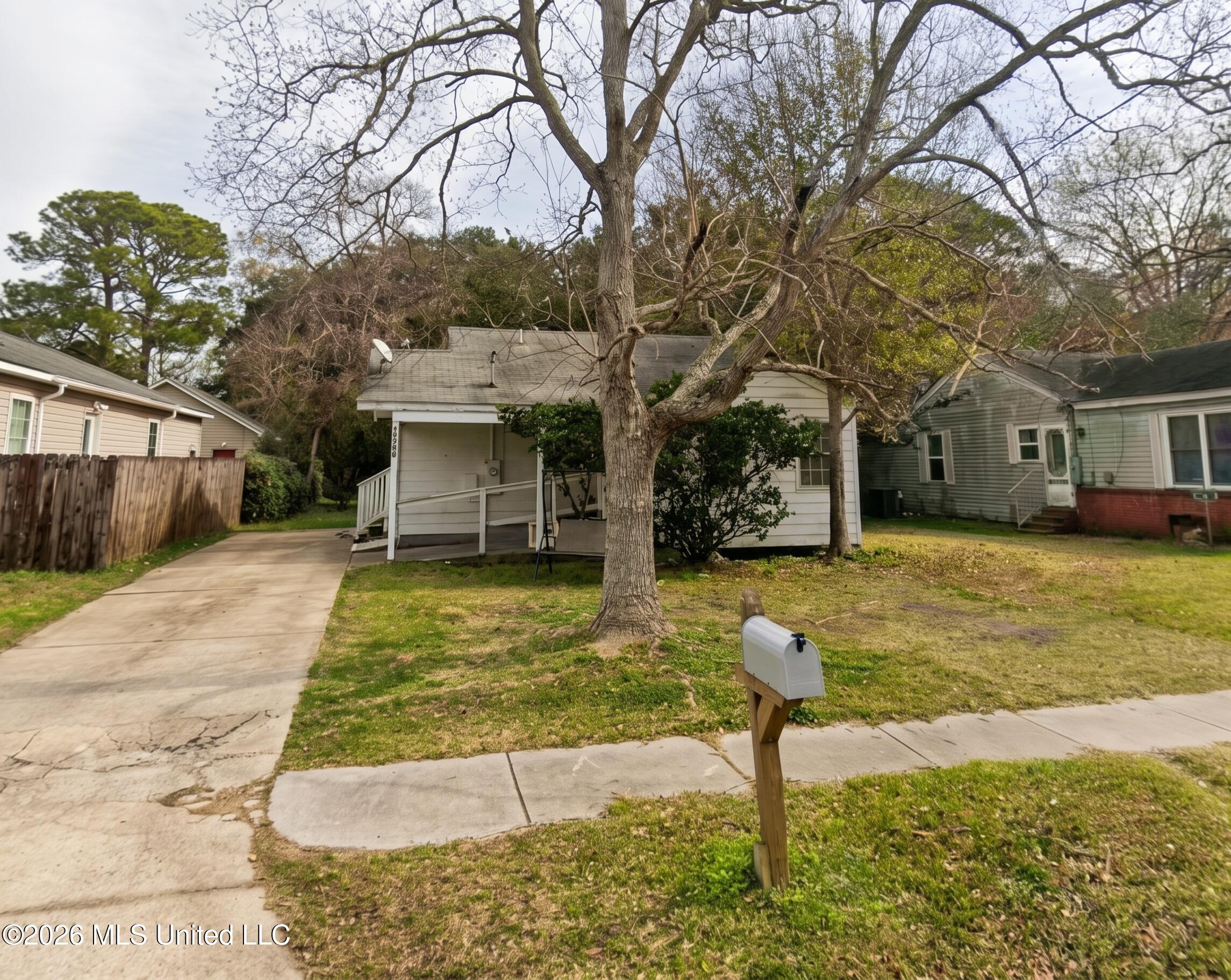 2406 10th Property Photo 1