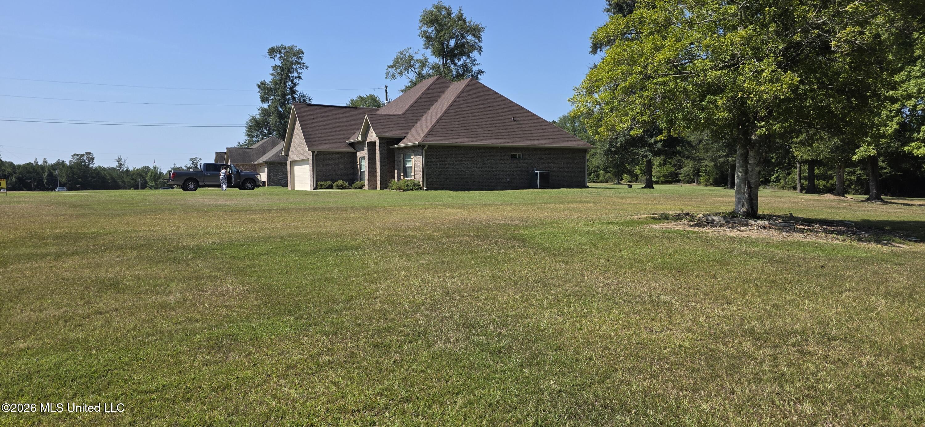 1010 Mindy Lane Property Photo 6