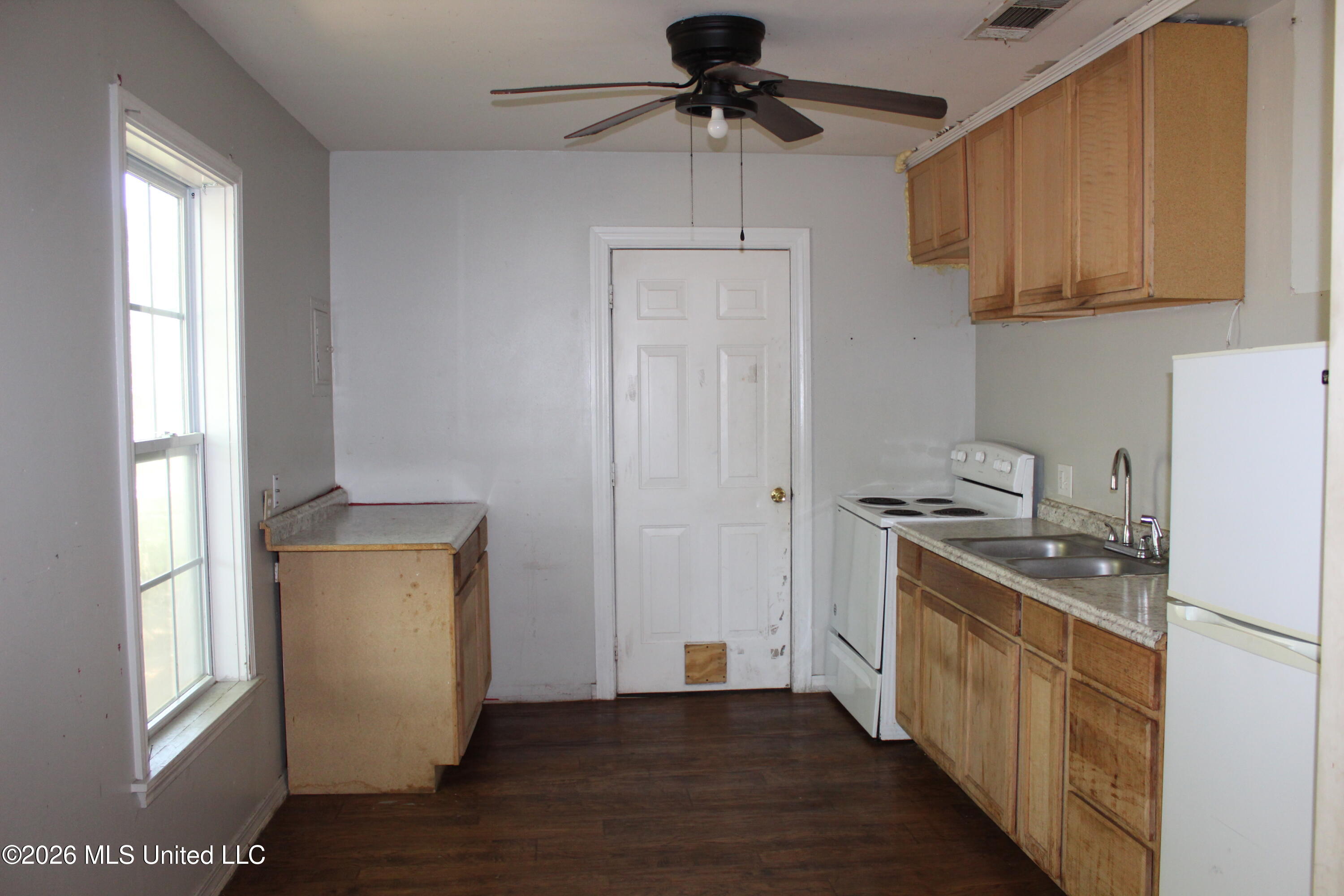 1110 Williams Street Property Photo 4