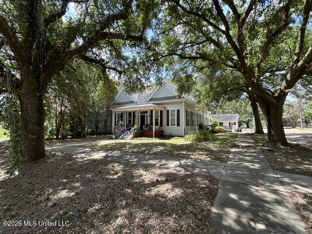 200 Magnolia Street Property Photo 11