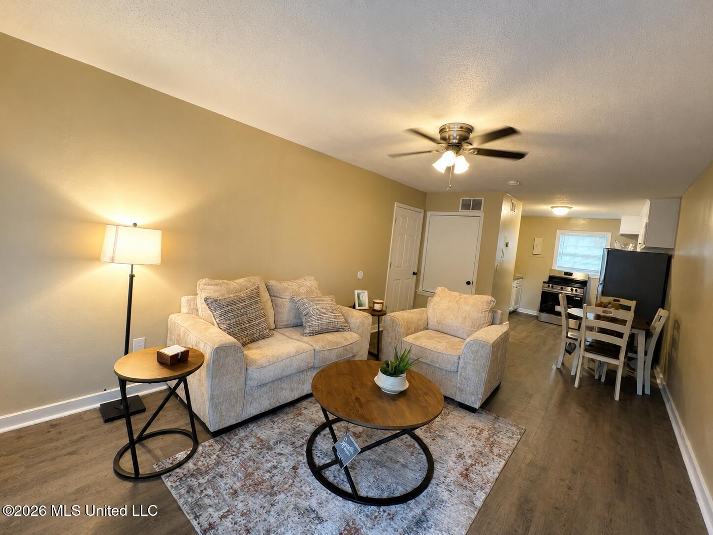 3811 Mosley Avenue Property Photo 4