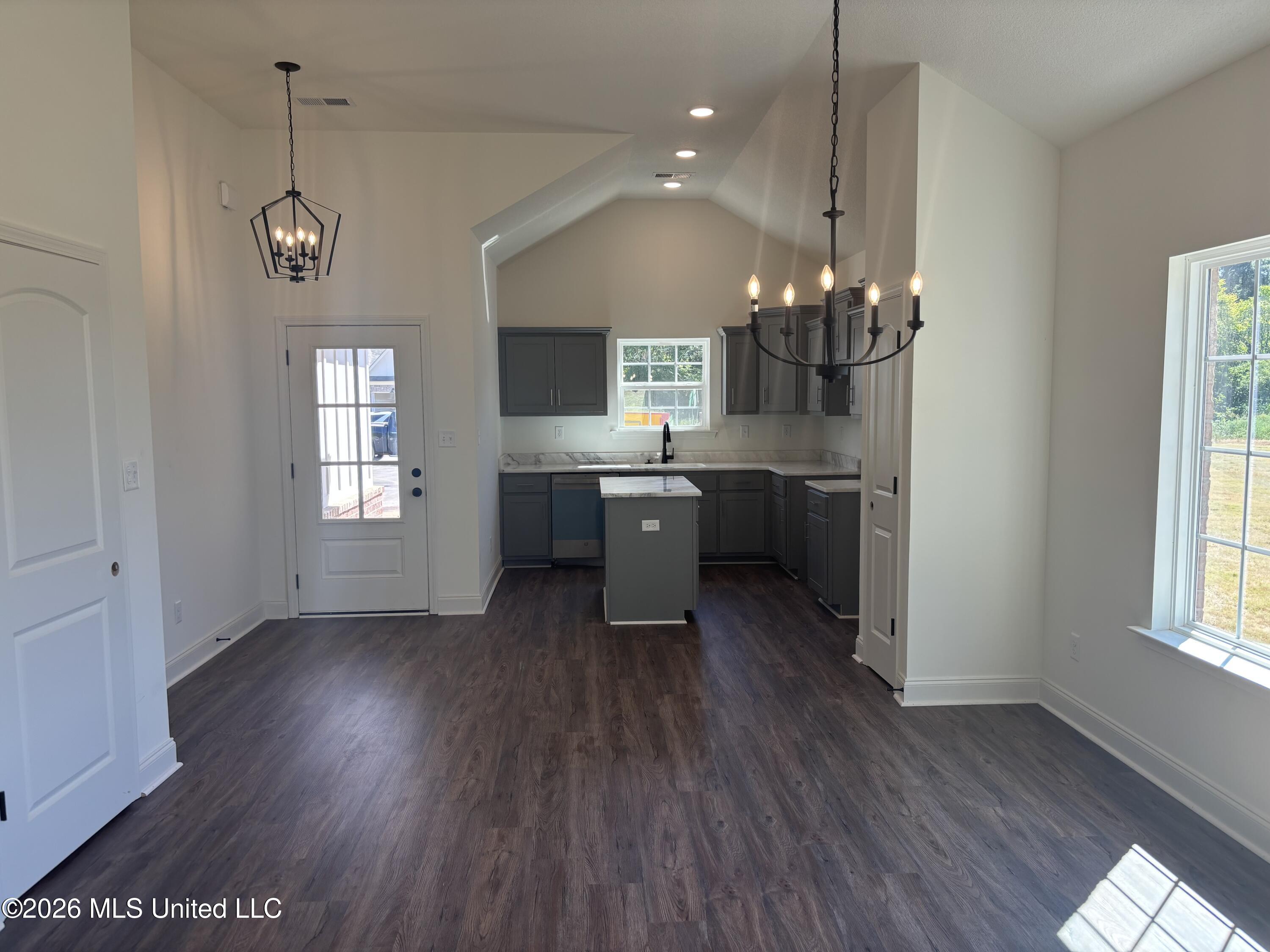 7189 Fairmont Pl Cove Property Photo 6