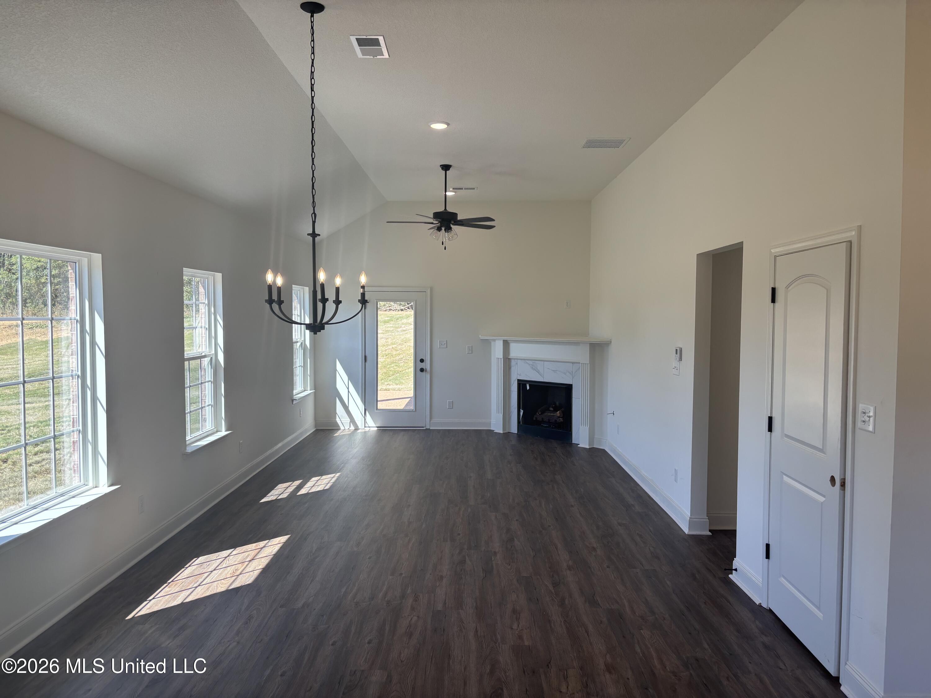 7189 Fairmont Pl Cove Property Photo 7